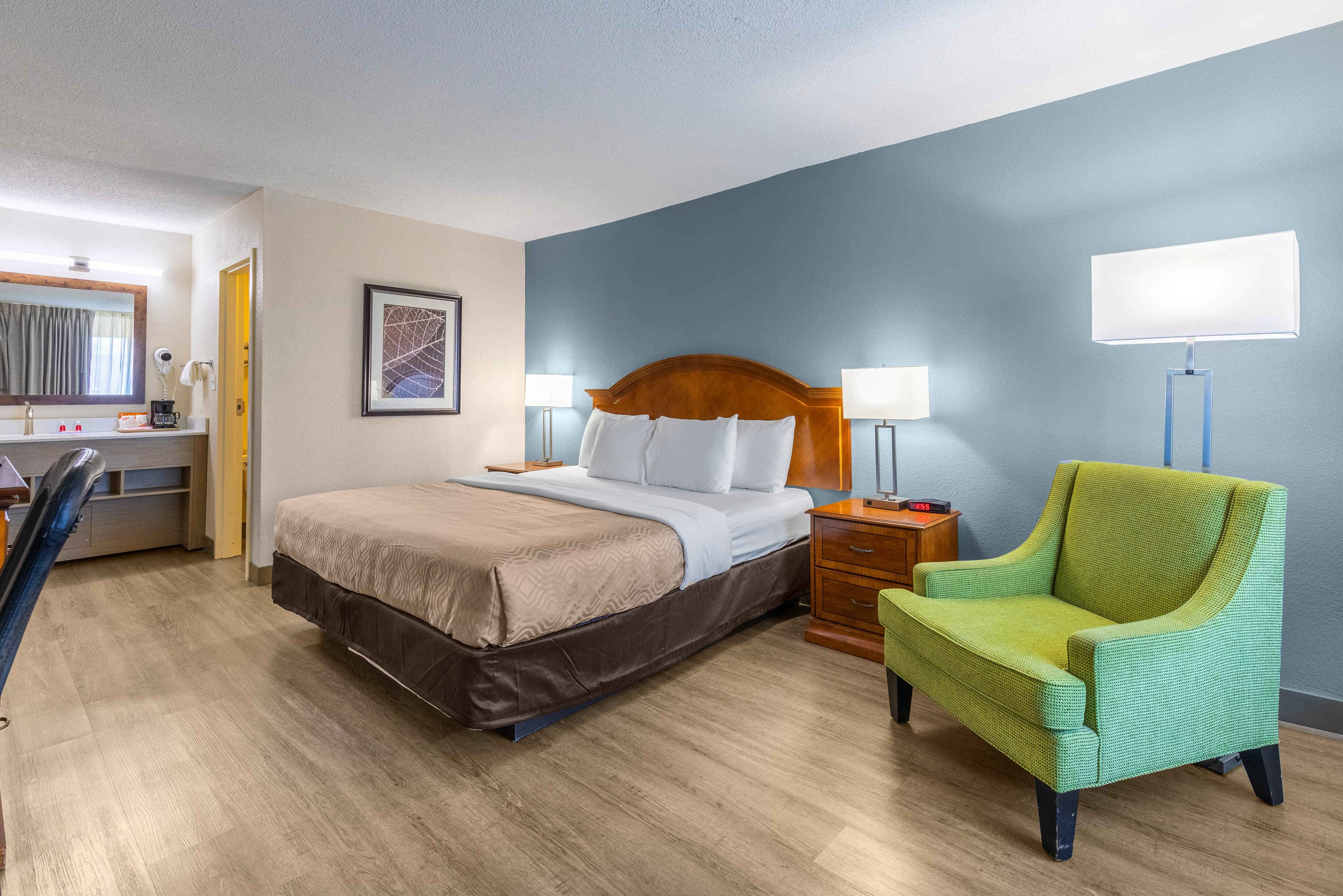 Econo Lodge Middlesboro — 11