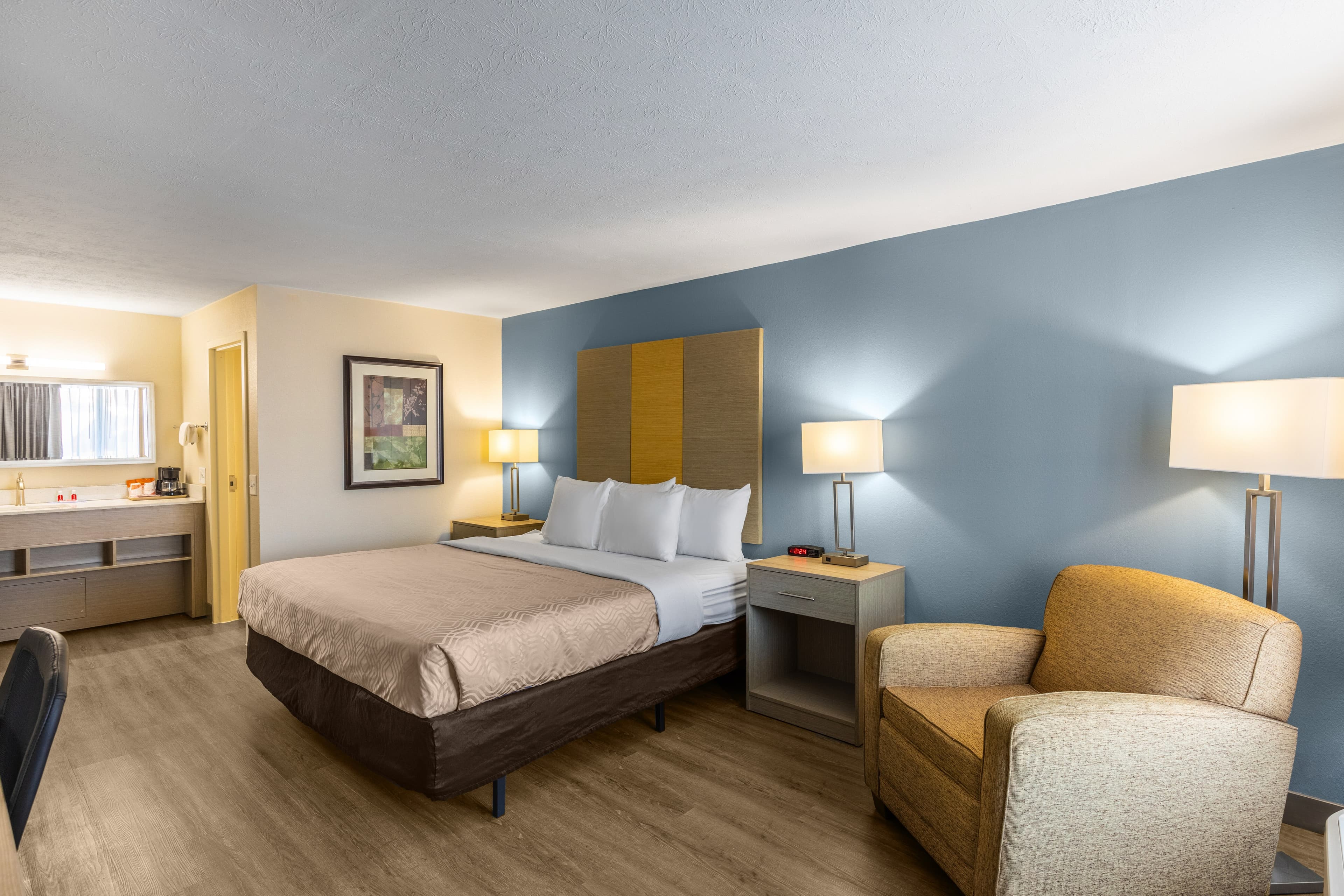 Econo Lodge Middlesboro — 18