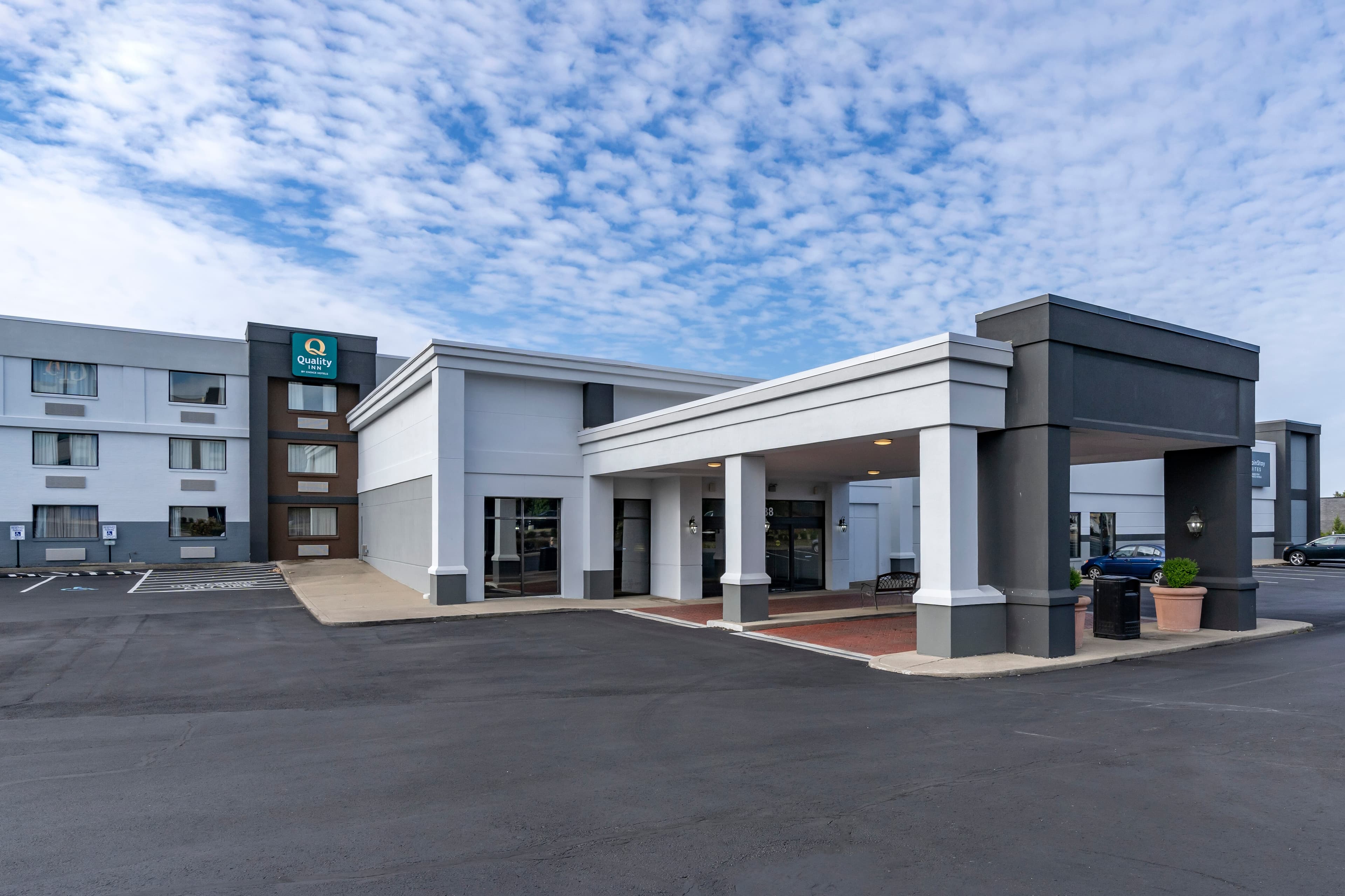 Quality Inn Lexington -Horse Park - Image 1