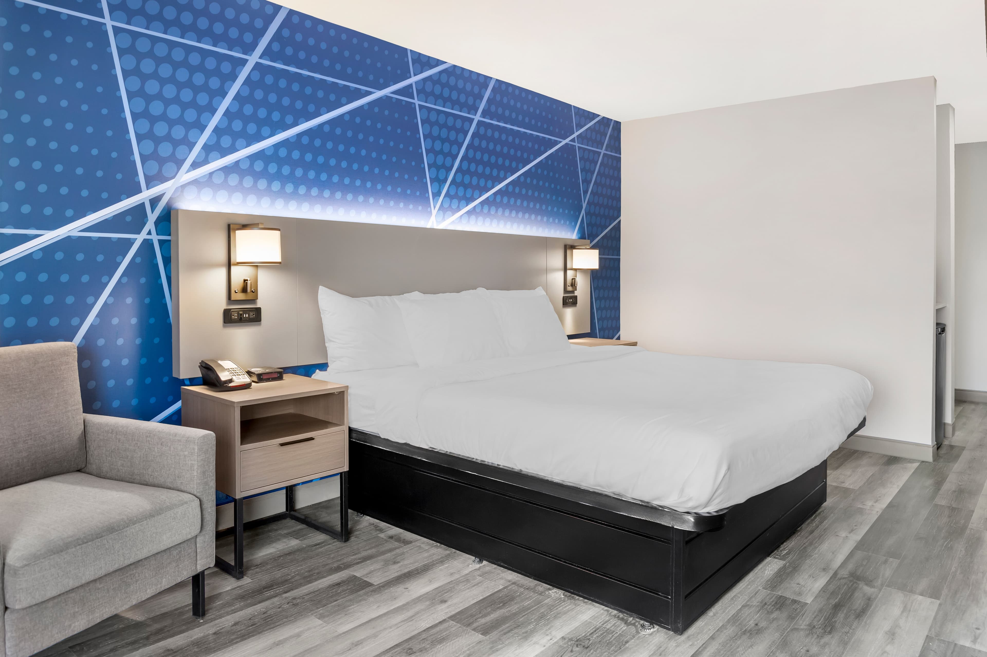 Comfort Inn & Suites Springfield - Image 2