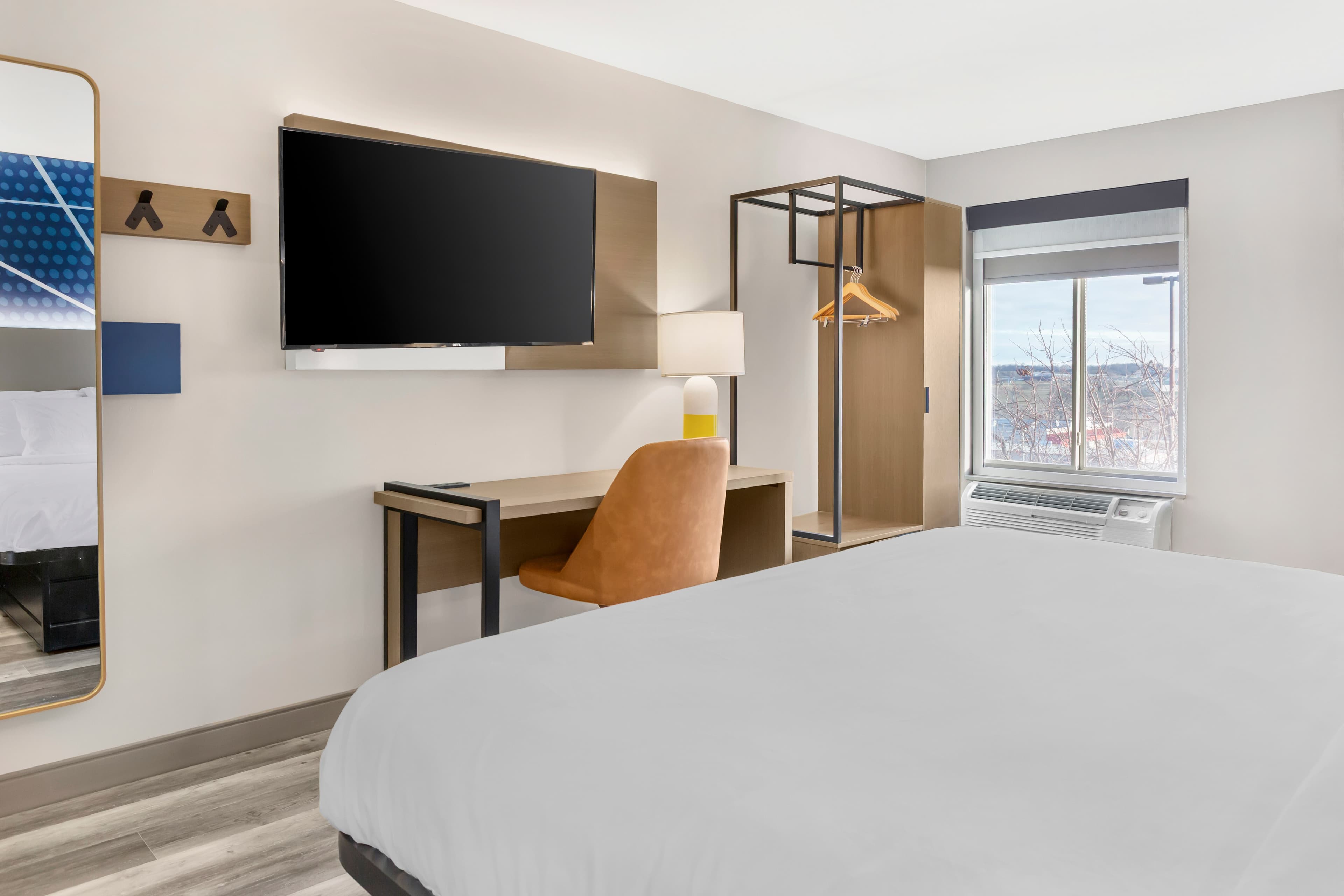 Comfort Inn & Suites Springfield - Image 3
