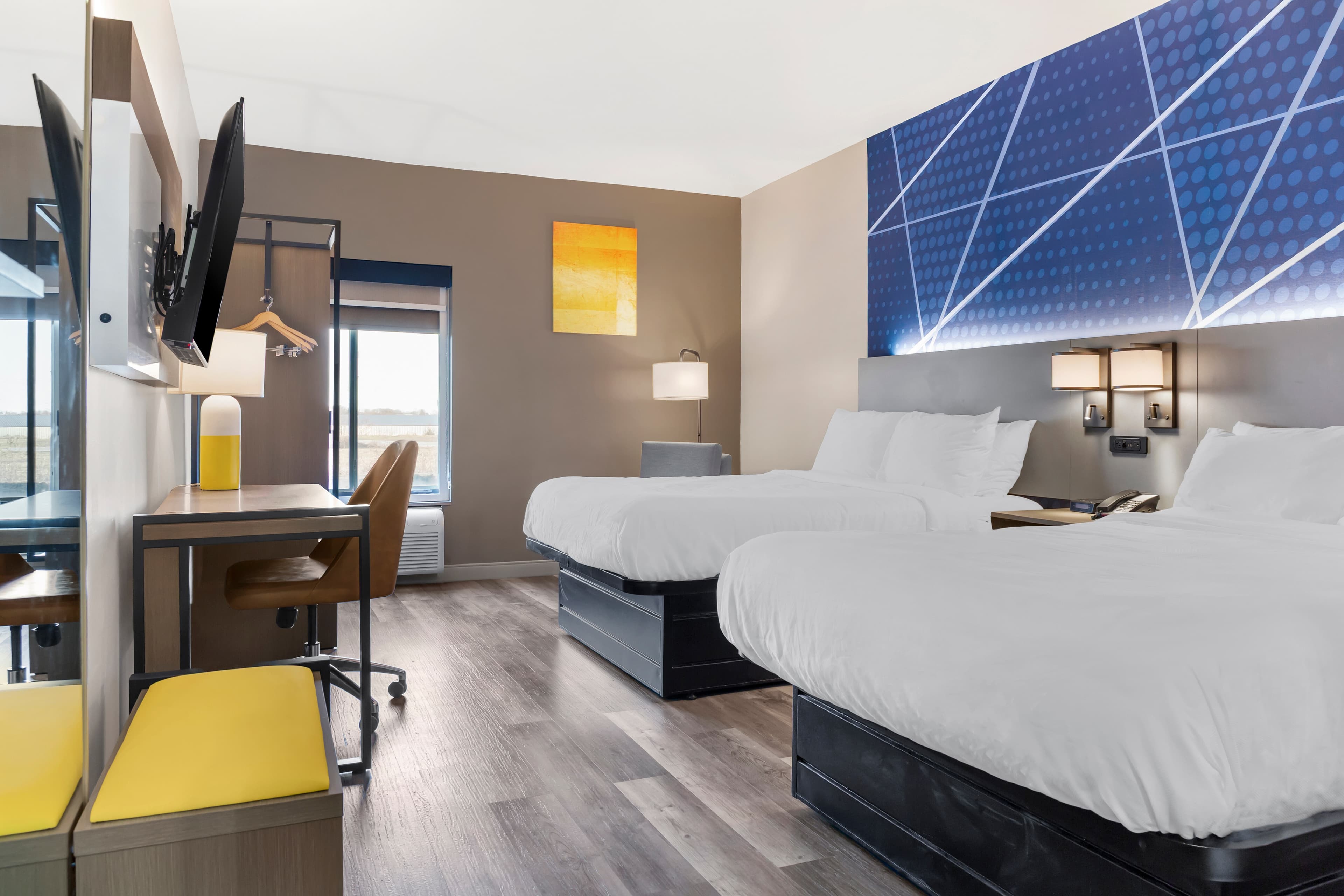 Comfort Inn & Suites Springfield — 9