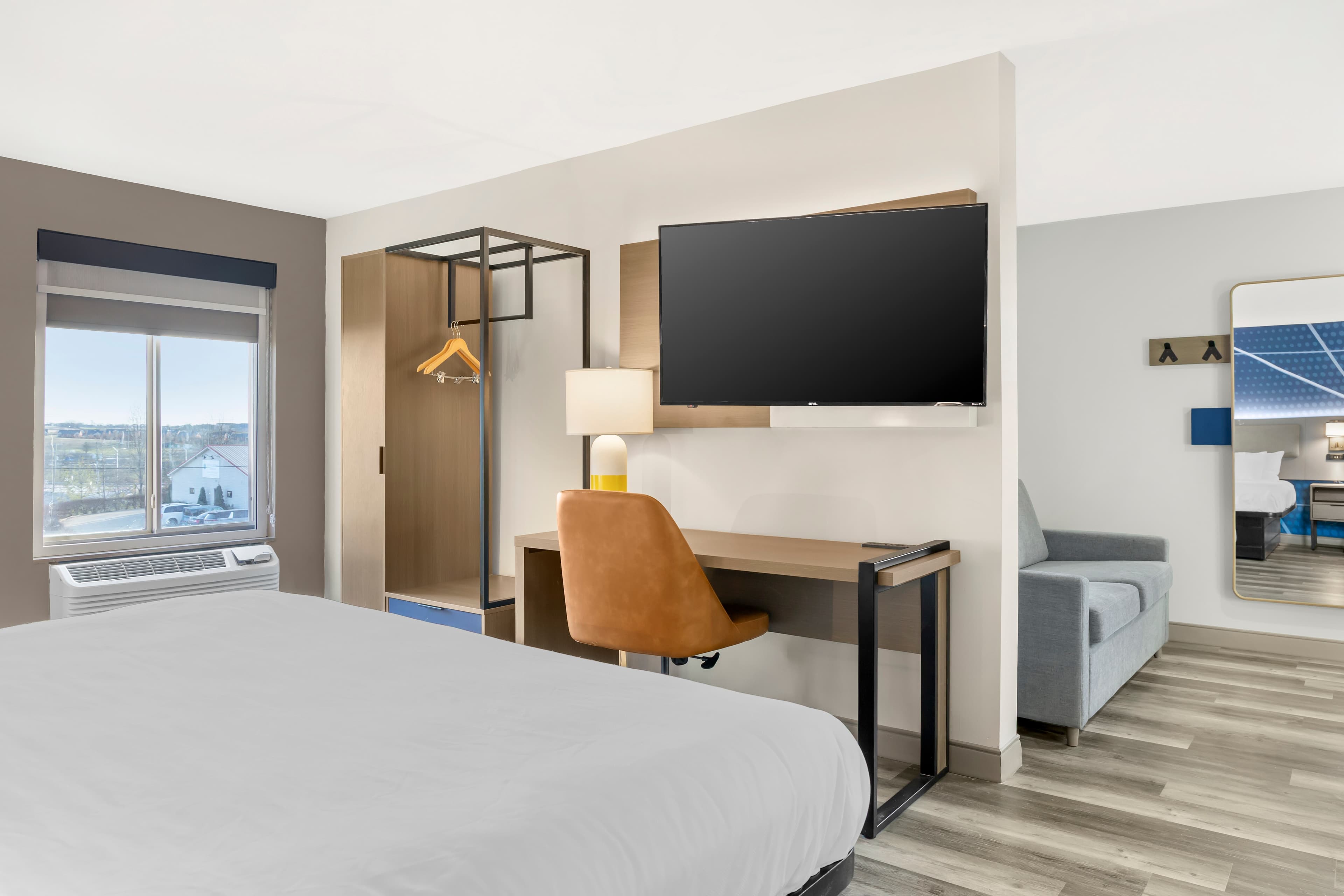 Comfort Inn & Suites Springfield — 15
