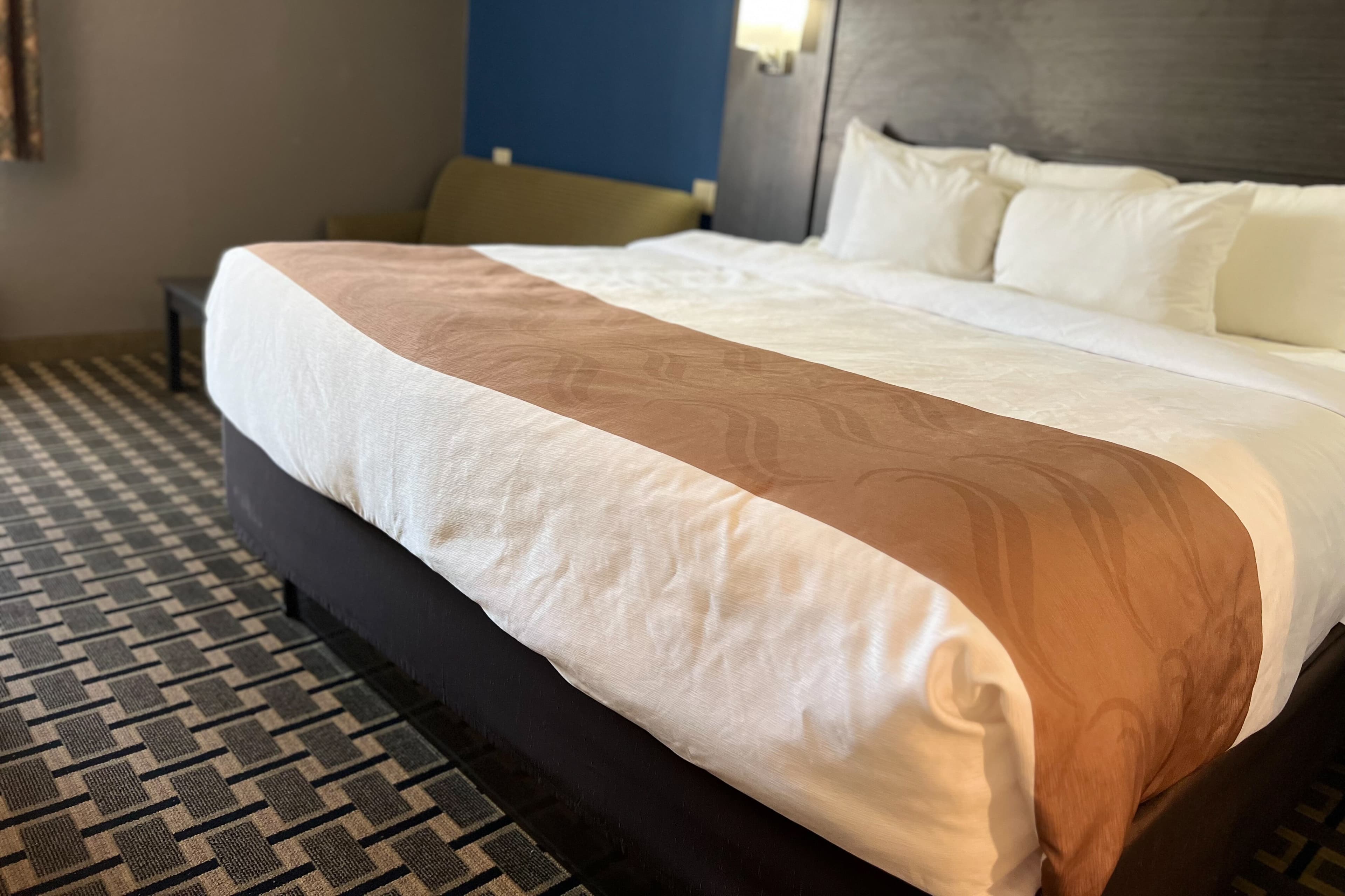 Quality Inn & Suites Louisville East - Image 1