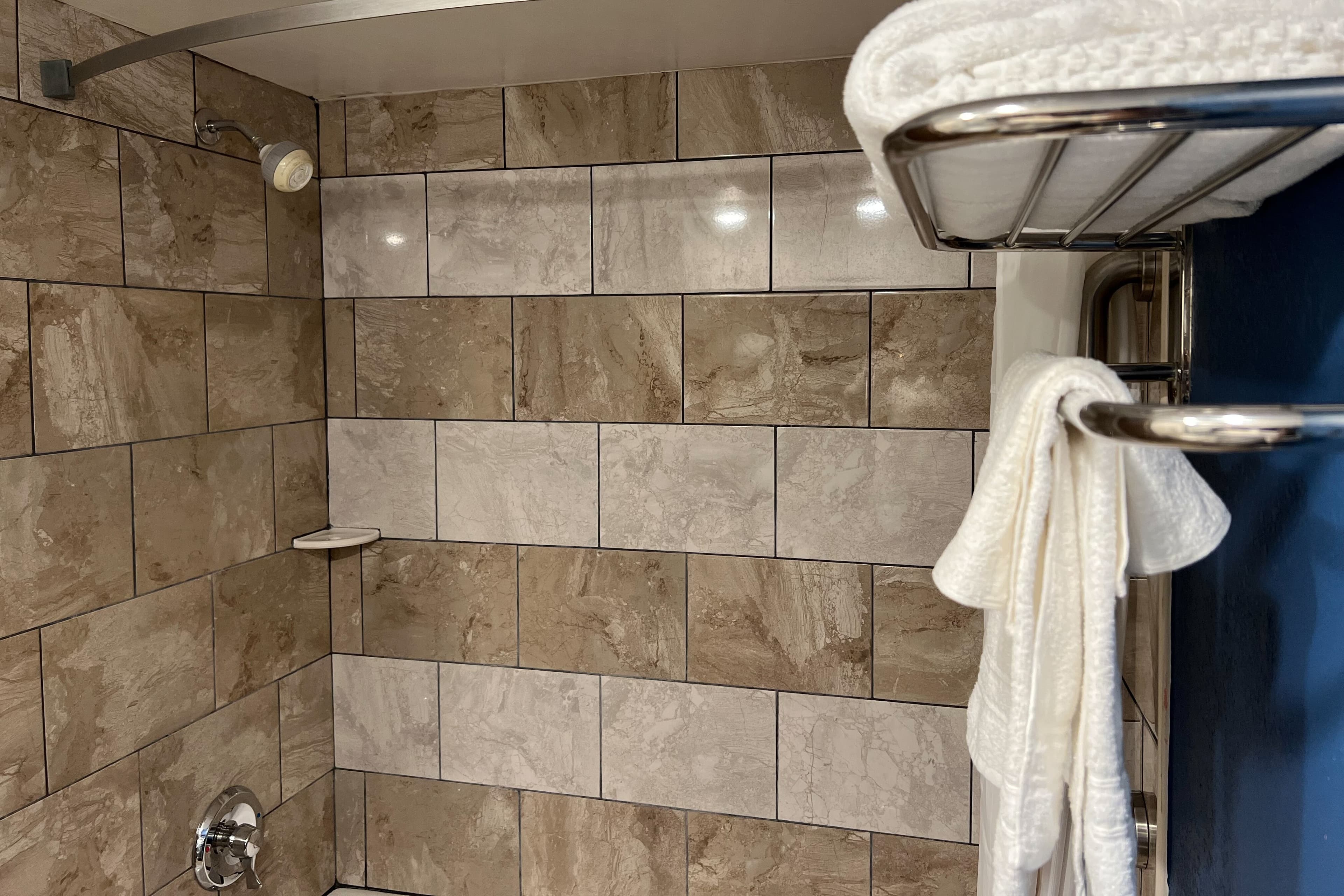 Quality Inn & Suites Louisville East - Image 2