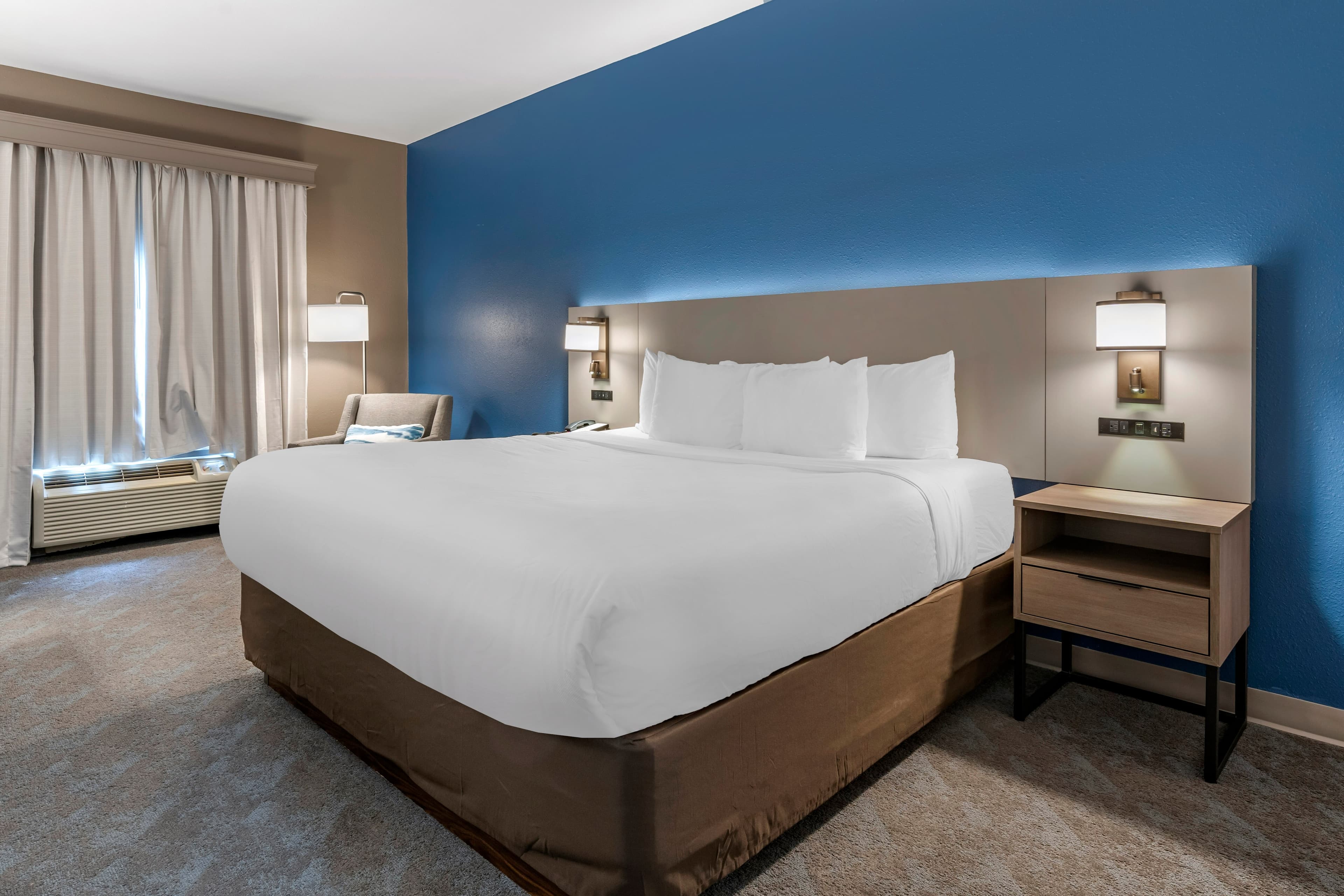 Comfort Inn & Suites Shelbyville - Image 1