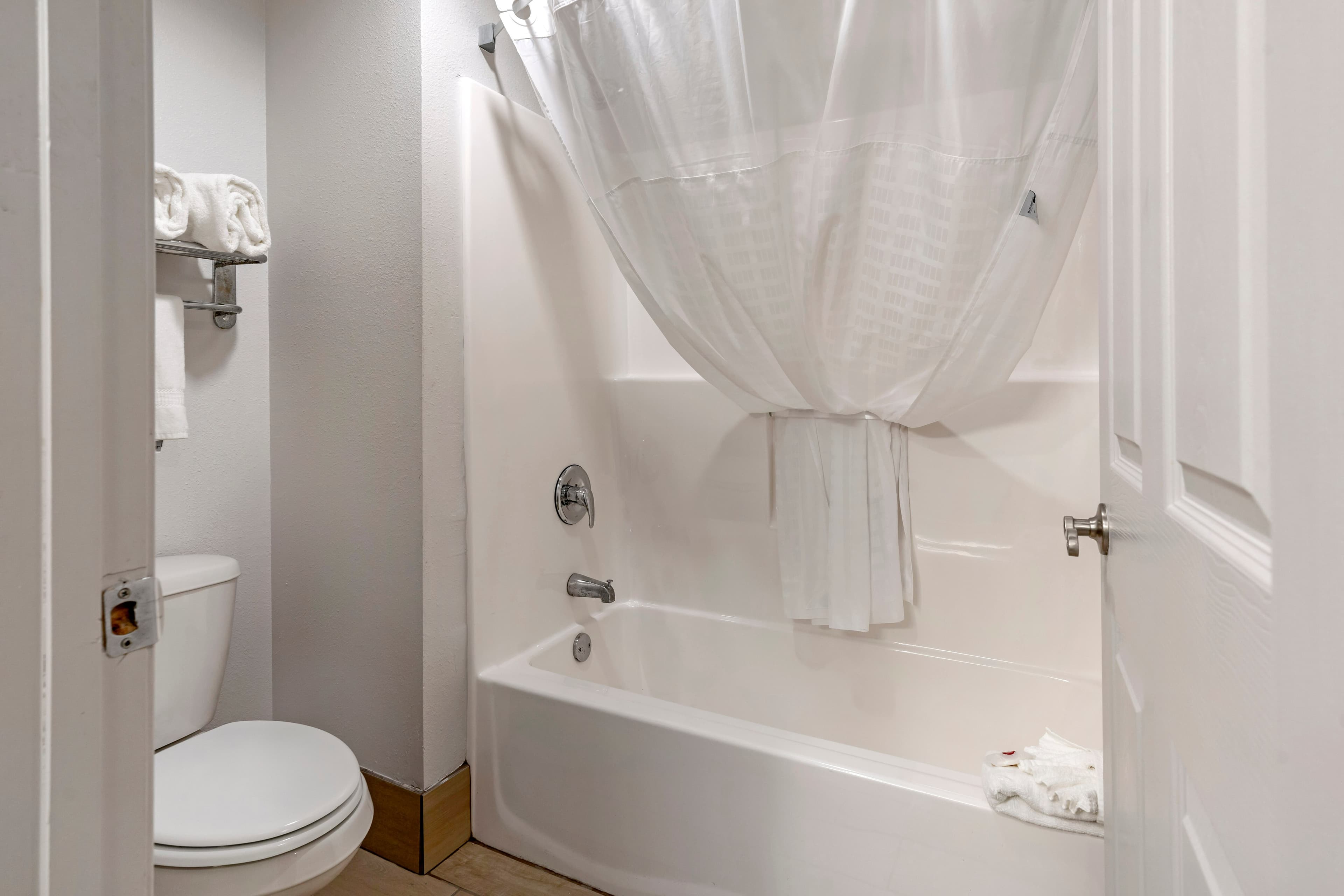 Comfort Inn & Suites Shelbyville — 37