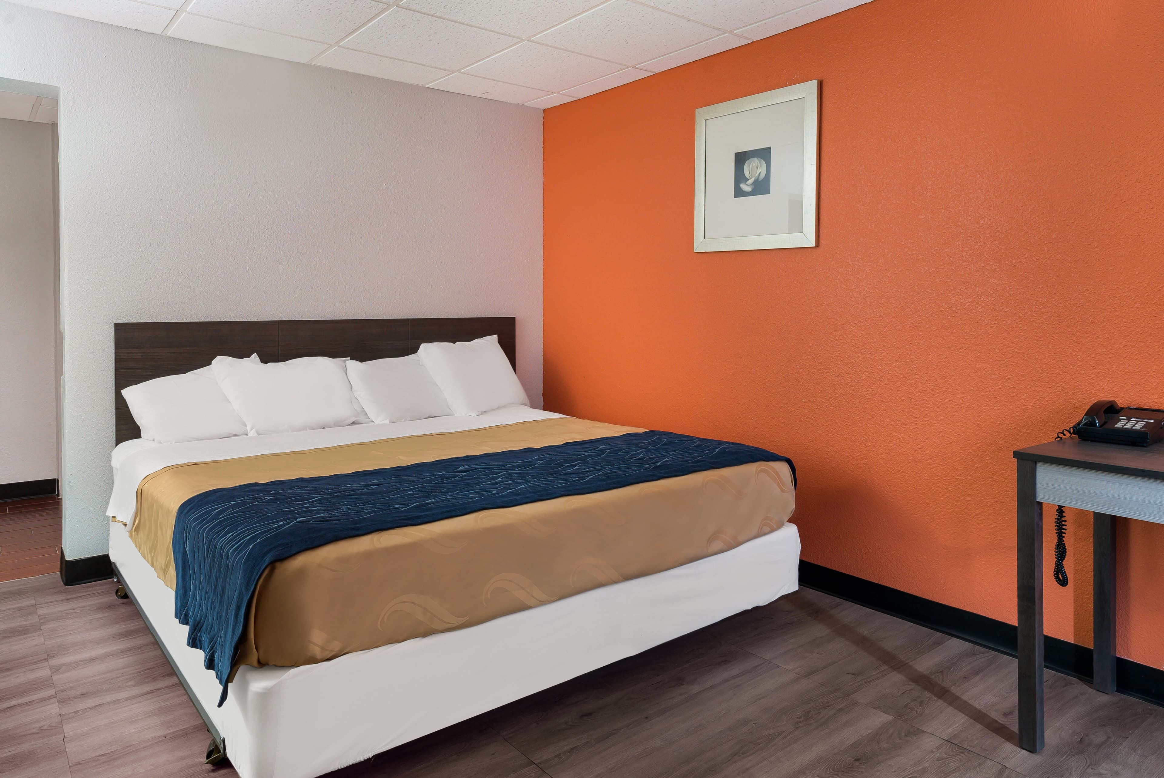 Rodeway Inn Harlan - Image 2