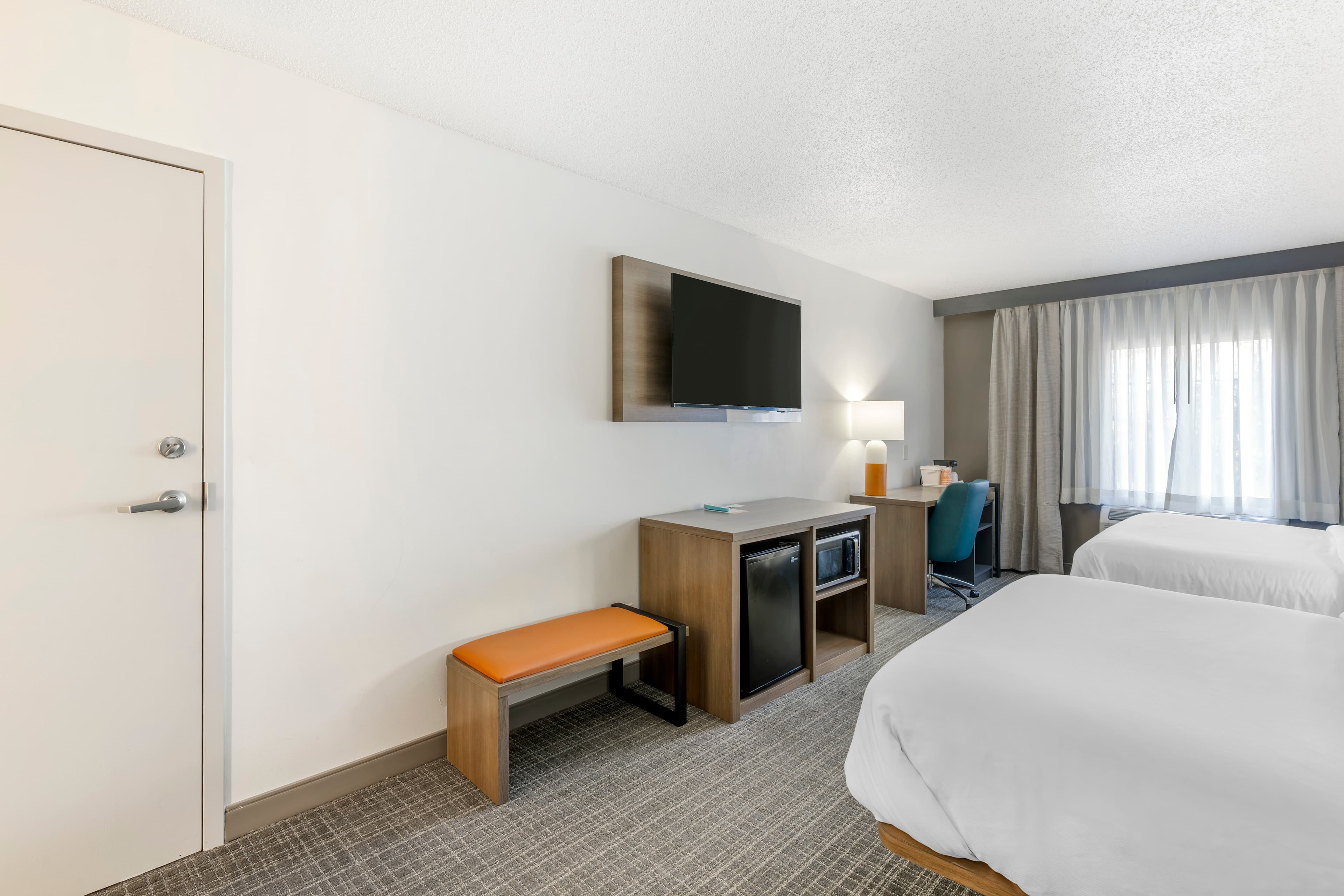 Comfort Inn & Suites Louisville Airport Fair & Expo — 12