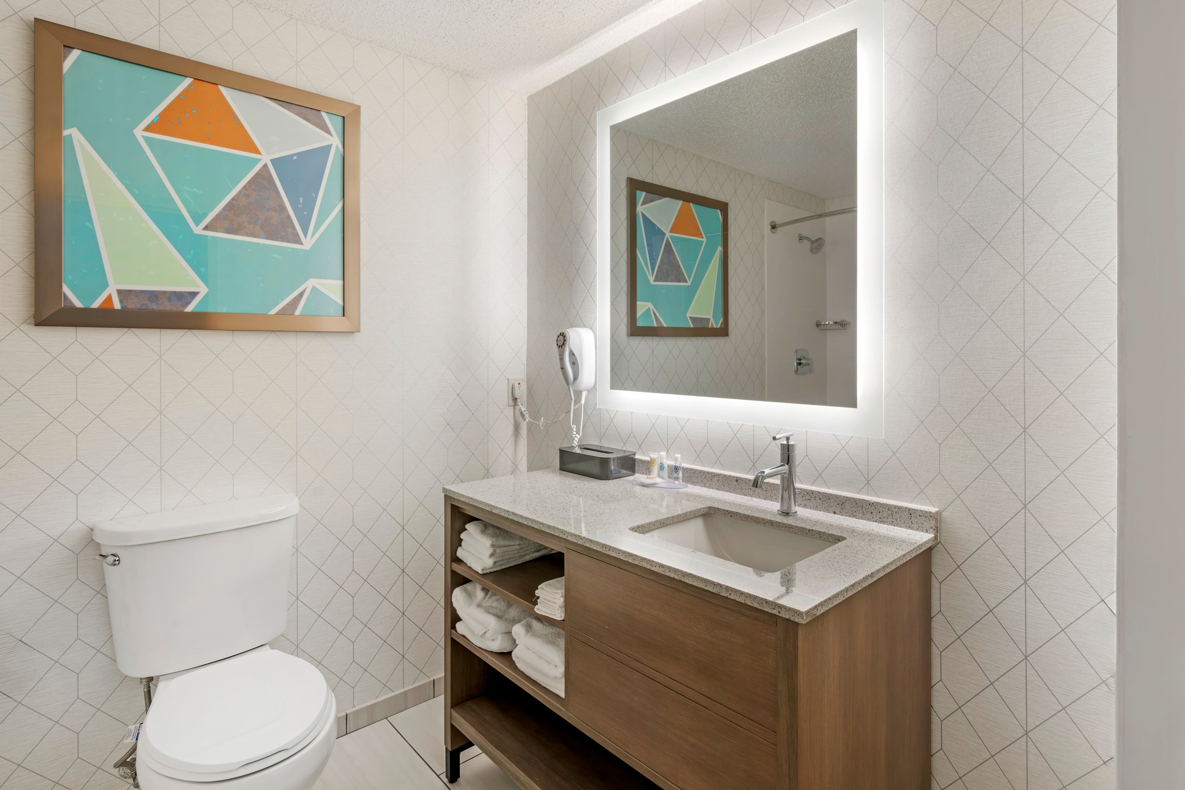 Comfort Inn & Suites Louisville Airport Fair & Expo — 13