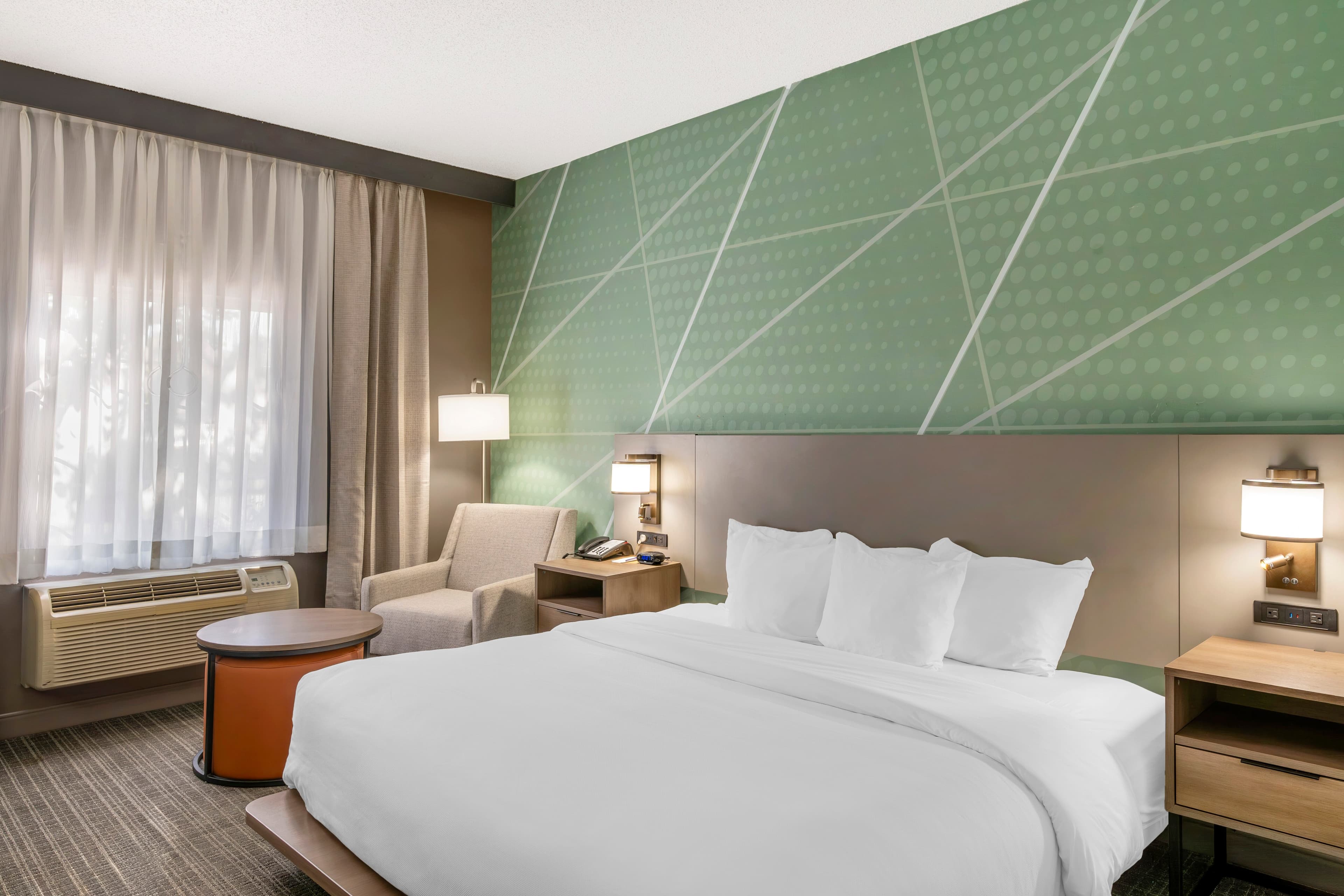 Comfort Inn & Suites Louisville Airport Fair & Expo — 18