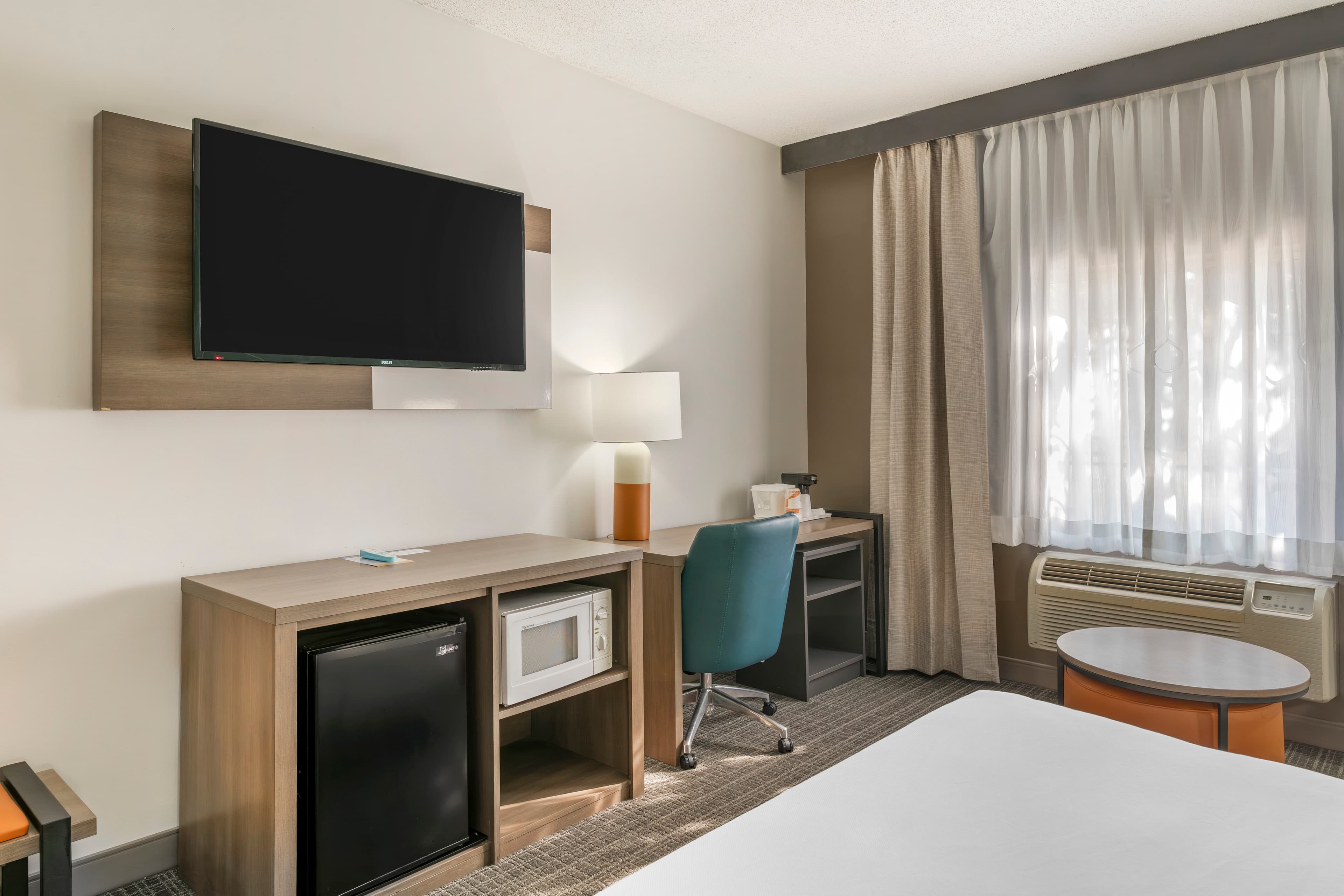 Comfort Inn & Suites Louisville Airport Fair & Expo — 20