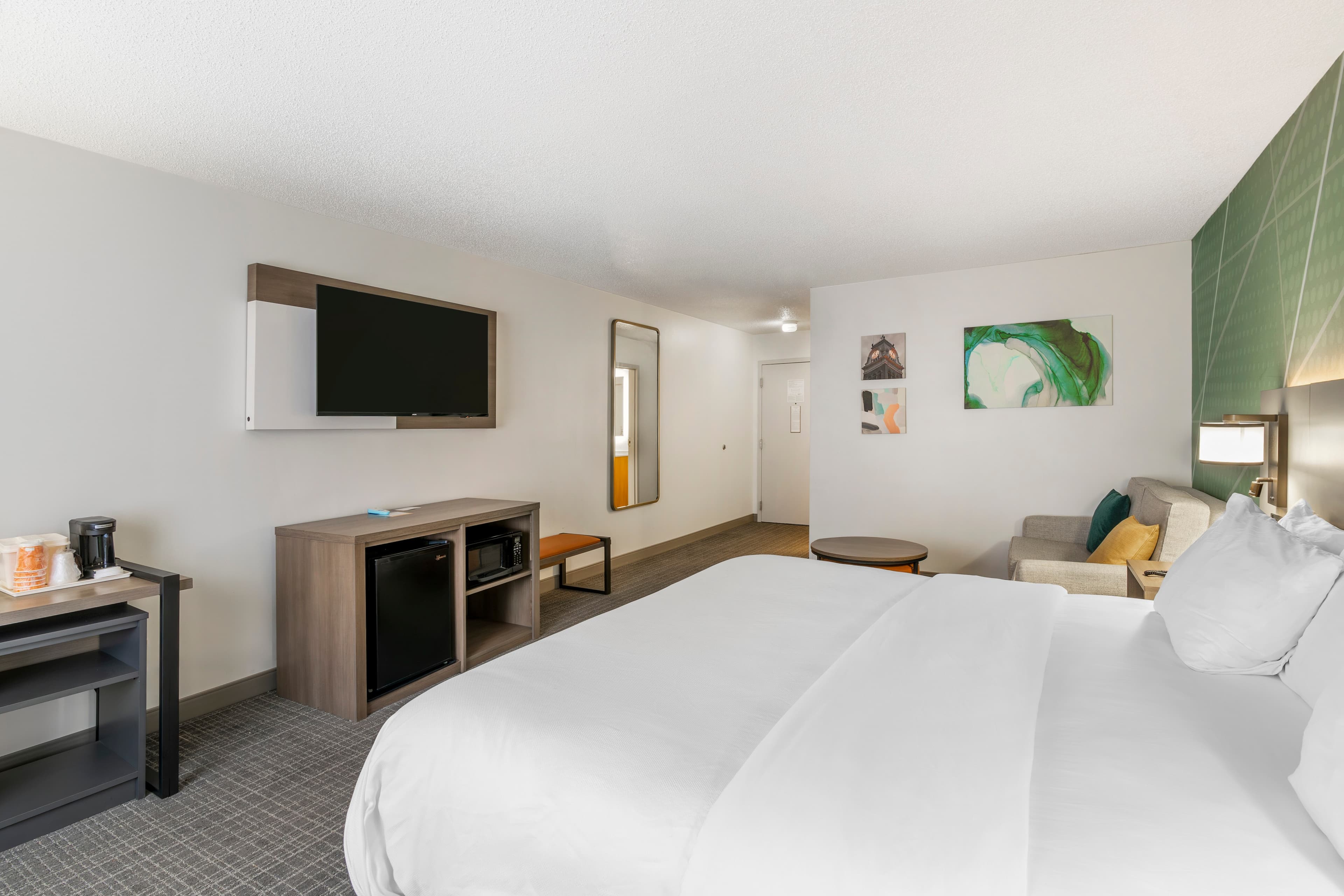 Comfort Inn & Suites Louisville Airport Fair & Expo — 7