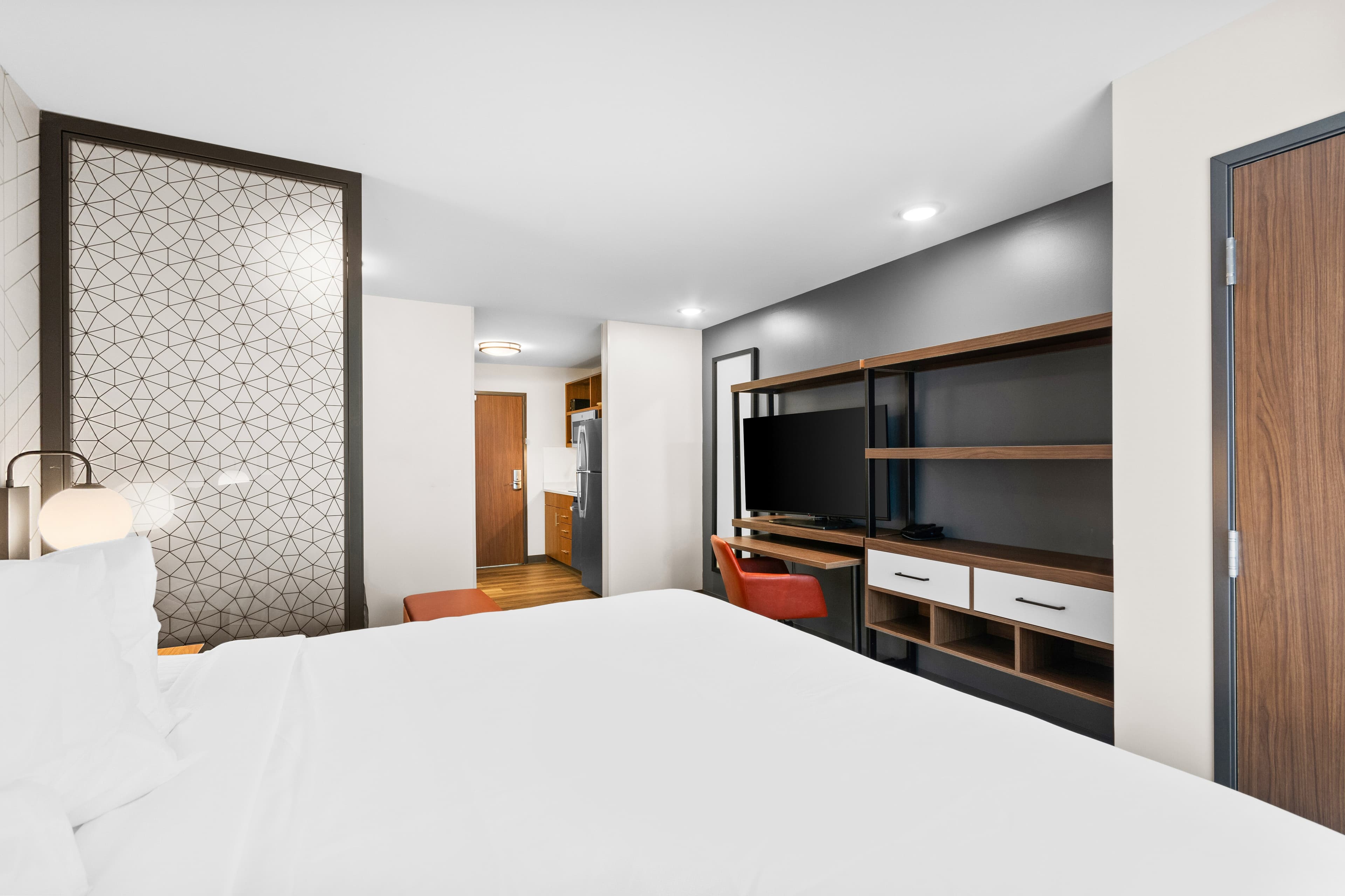 Everhome Suites Lexington - Horse Park - Image 5