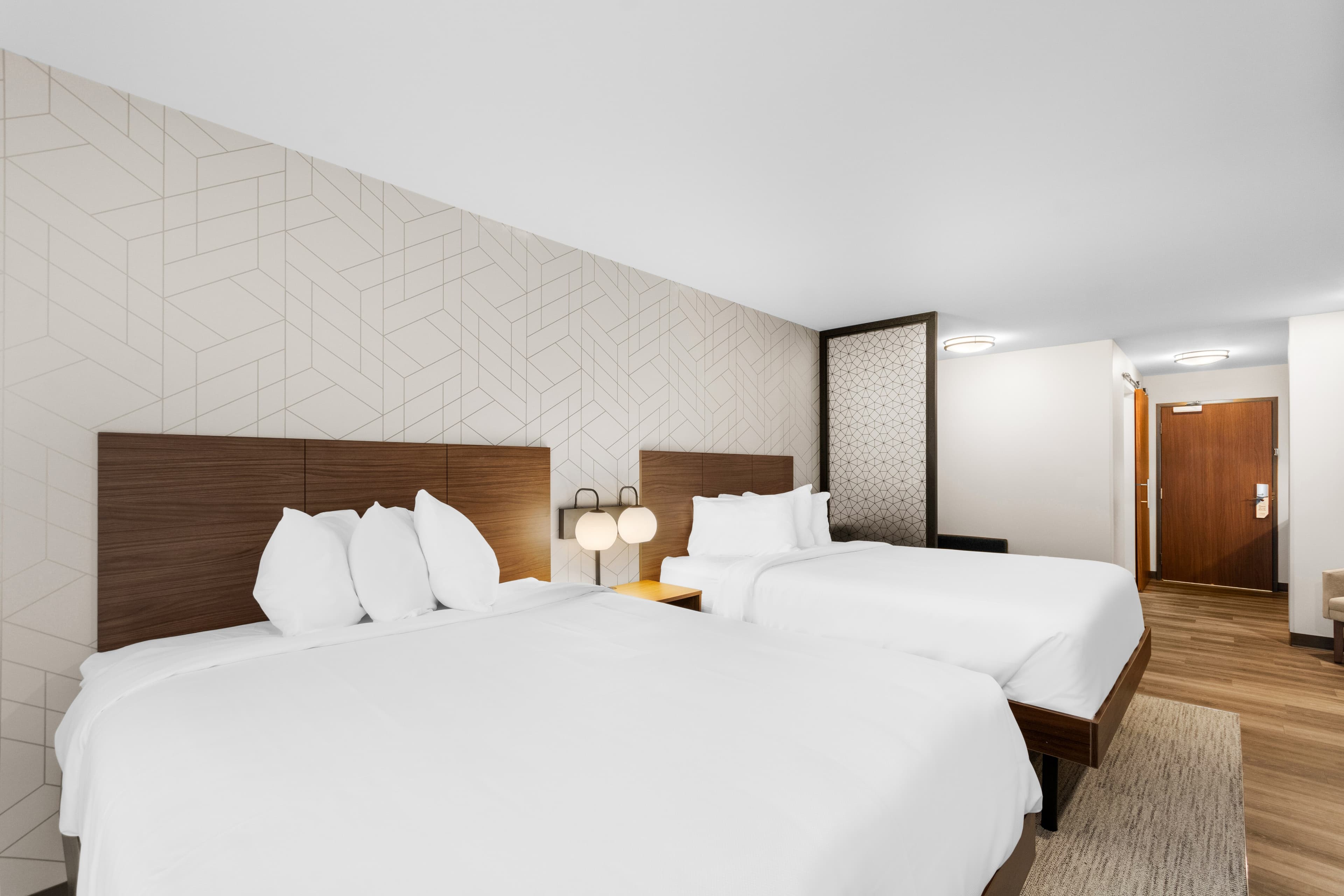 Everhome Suites Lexington - Horse Park — 17