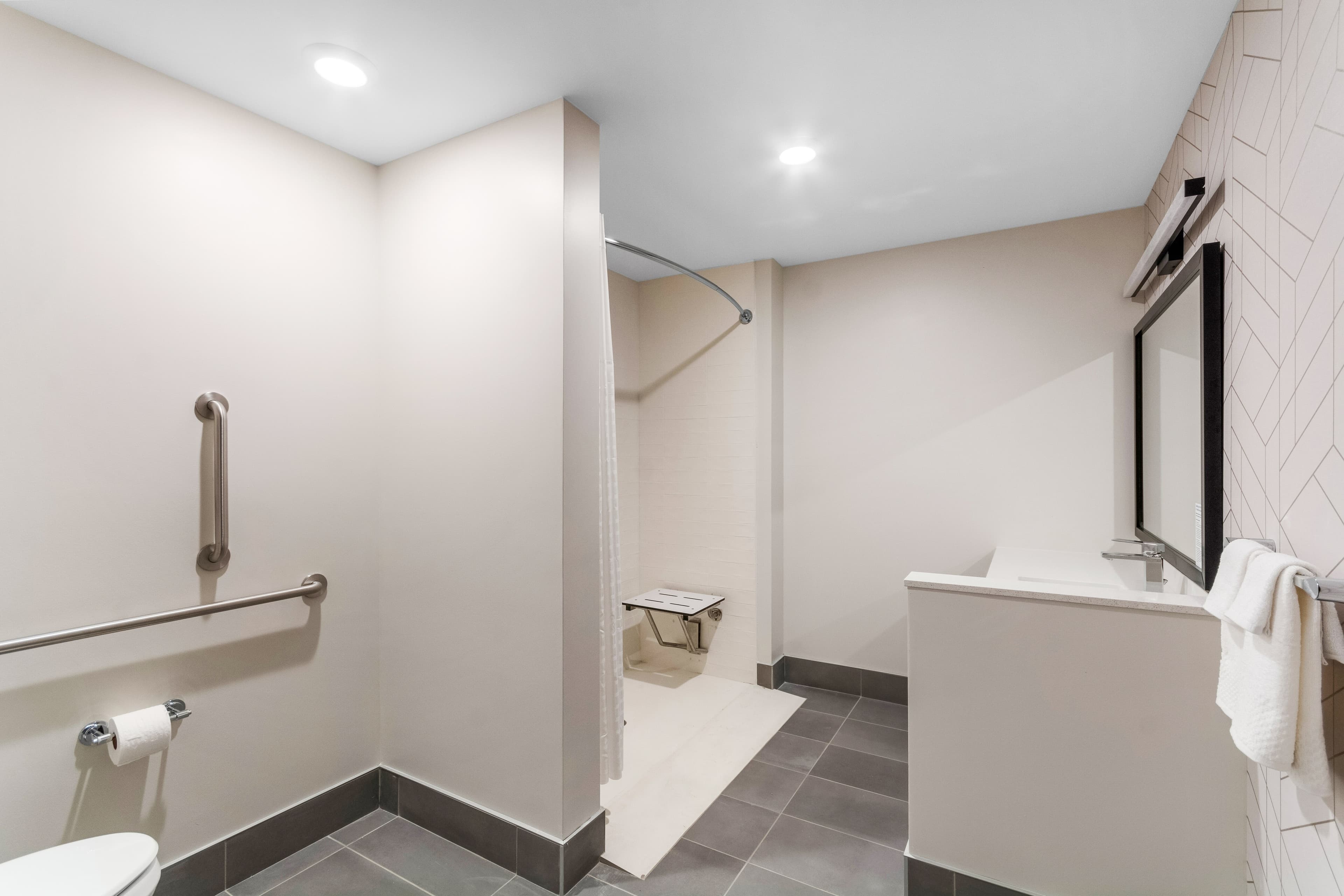 Everhome Suites Lexington - Horse Park — 12