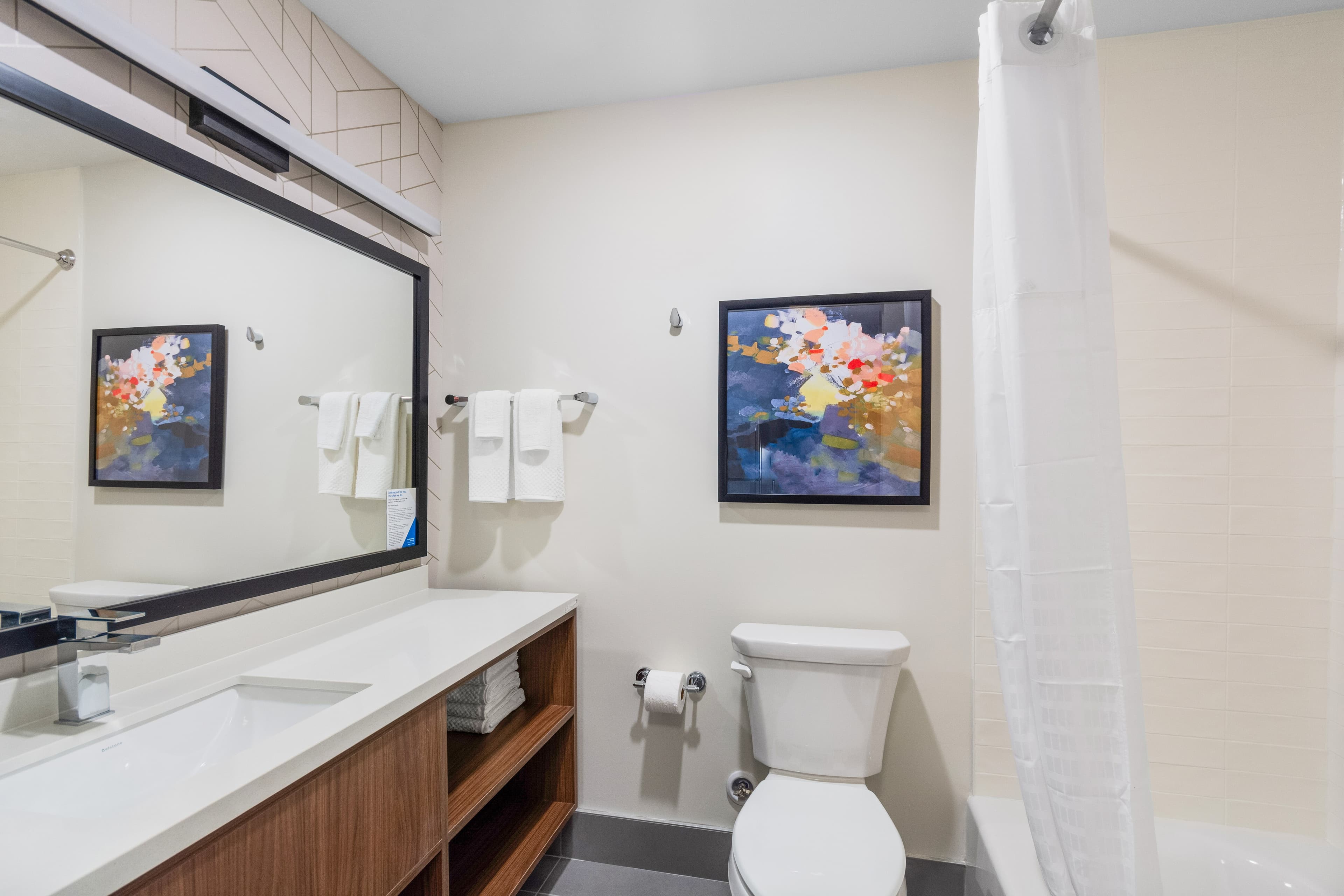 Everhome Suites Lexington - Horse Park - Image 3