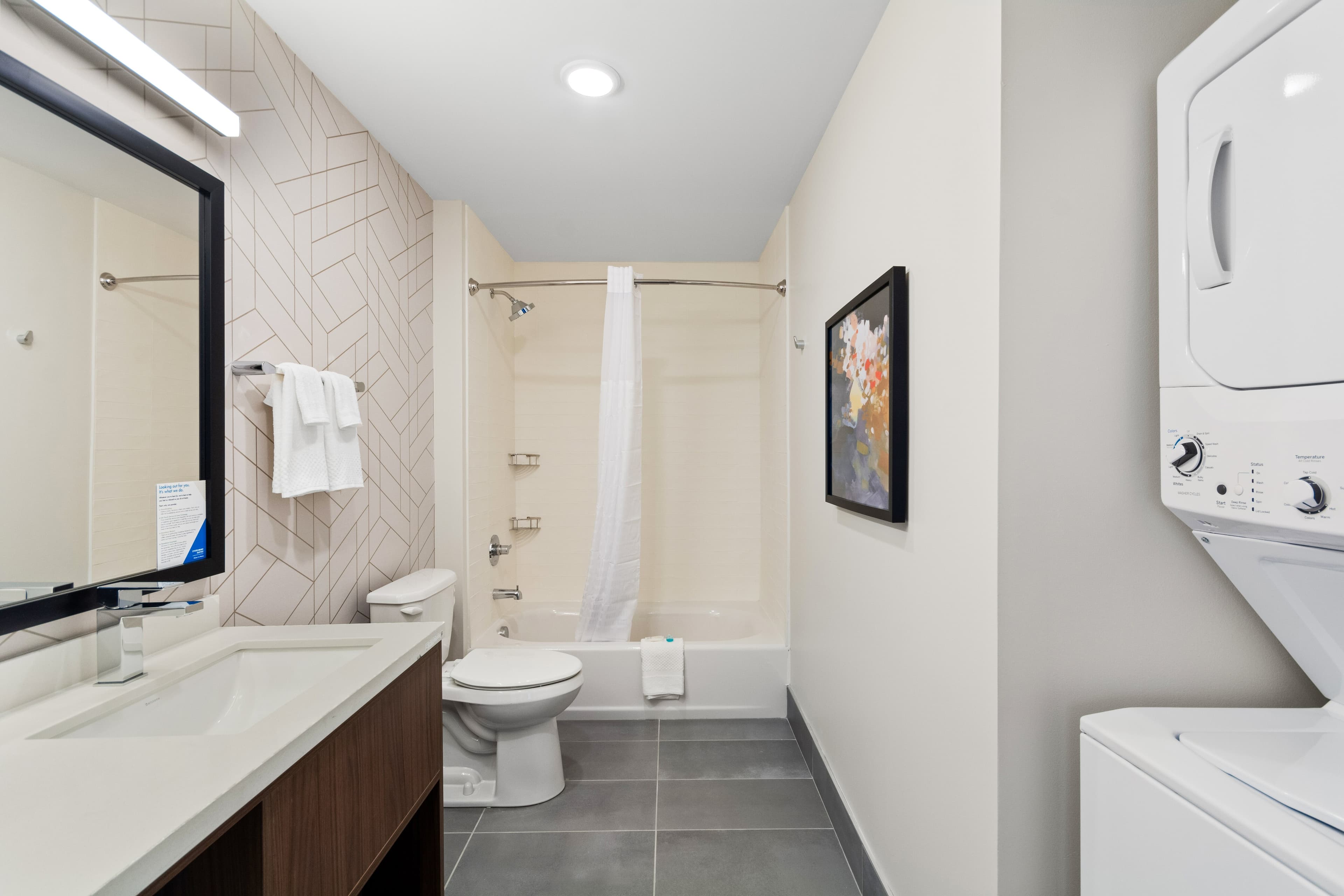 Everhome Suites Lexington - Horse Park — 40