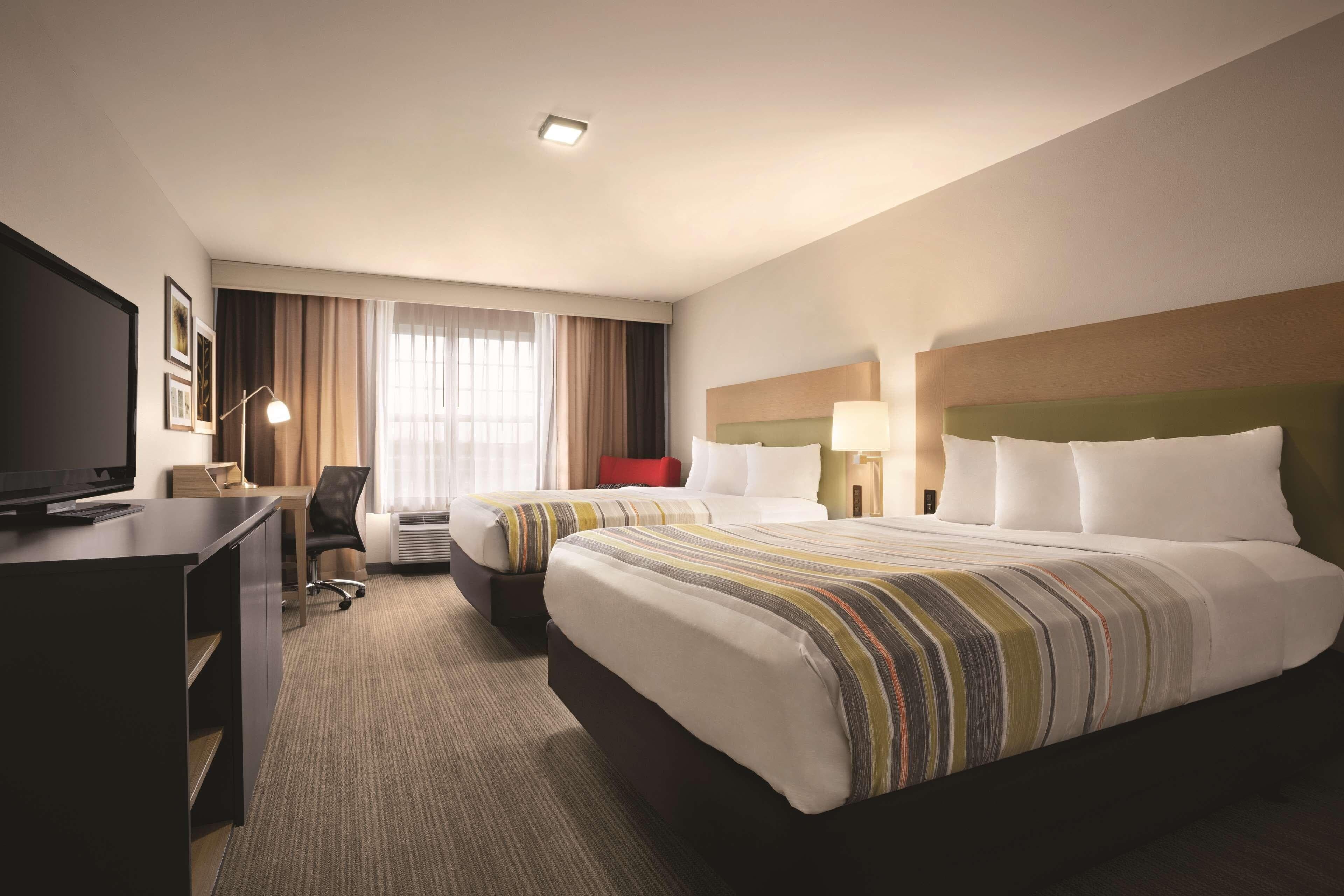 Country Inn & Suites by Radisson, Bowling Green, KY - Image 4
