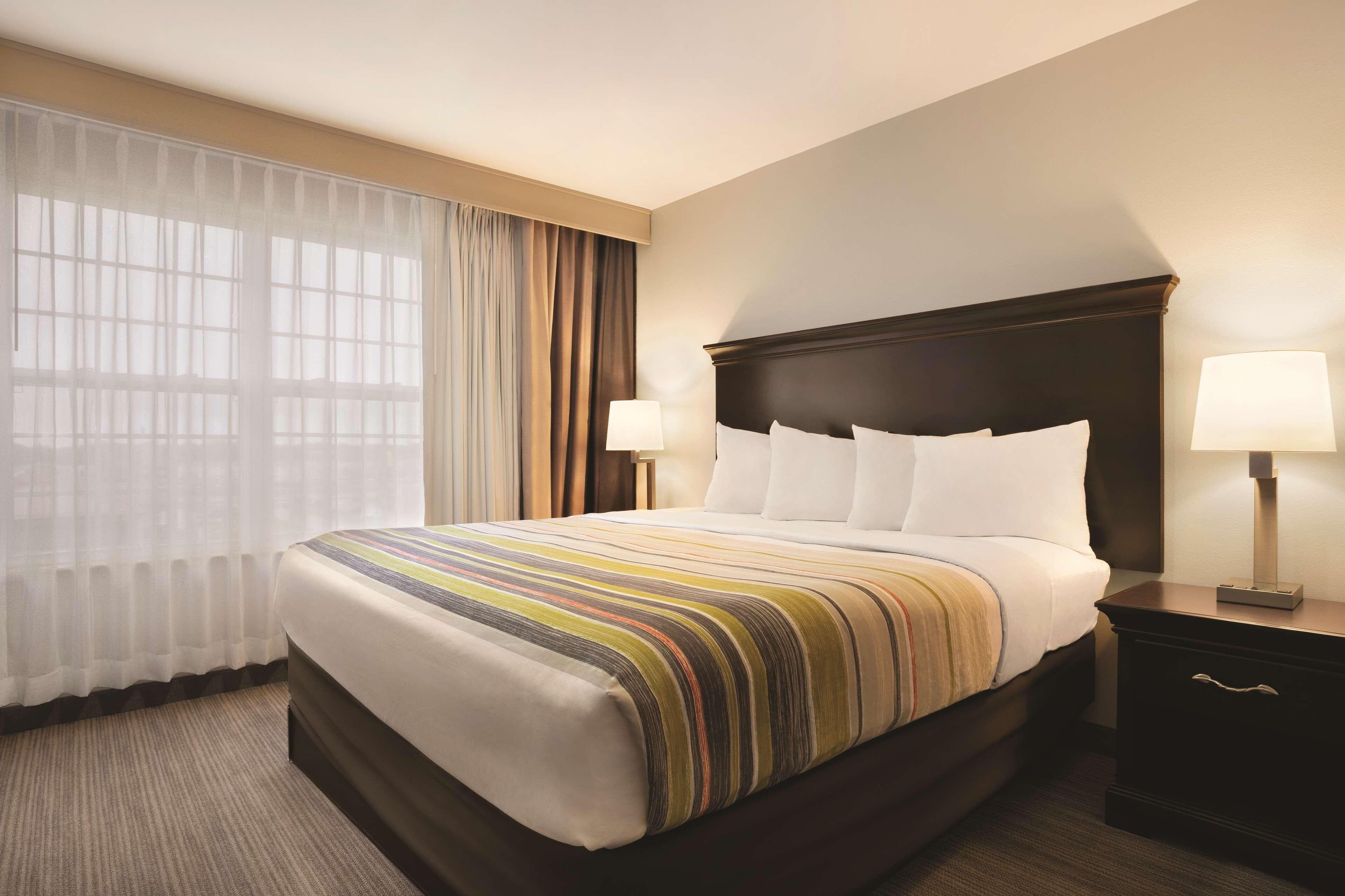 Country Inn & Suites by Radisson, Bowling Green, KY - Image 3
