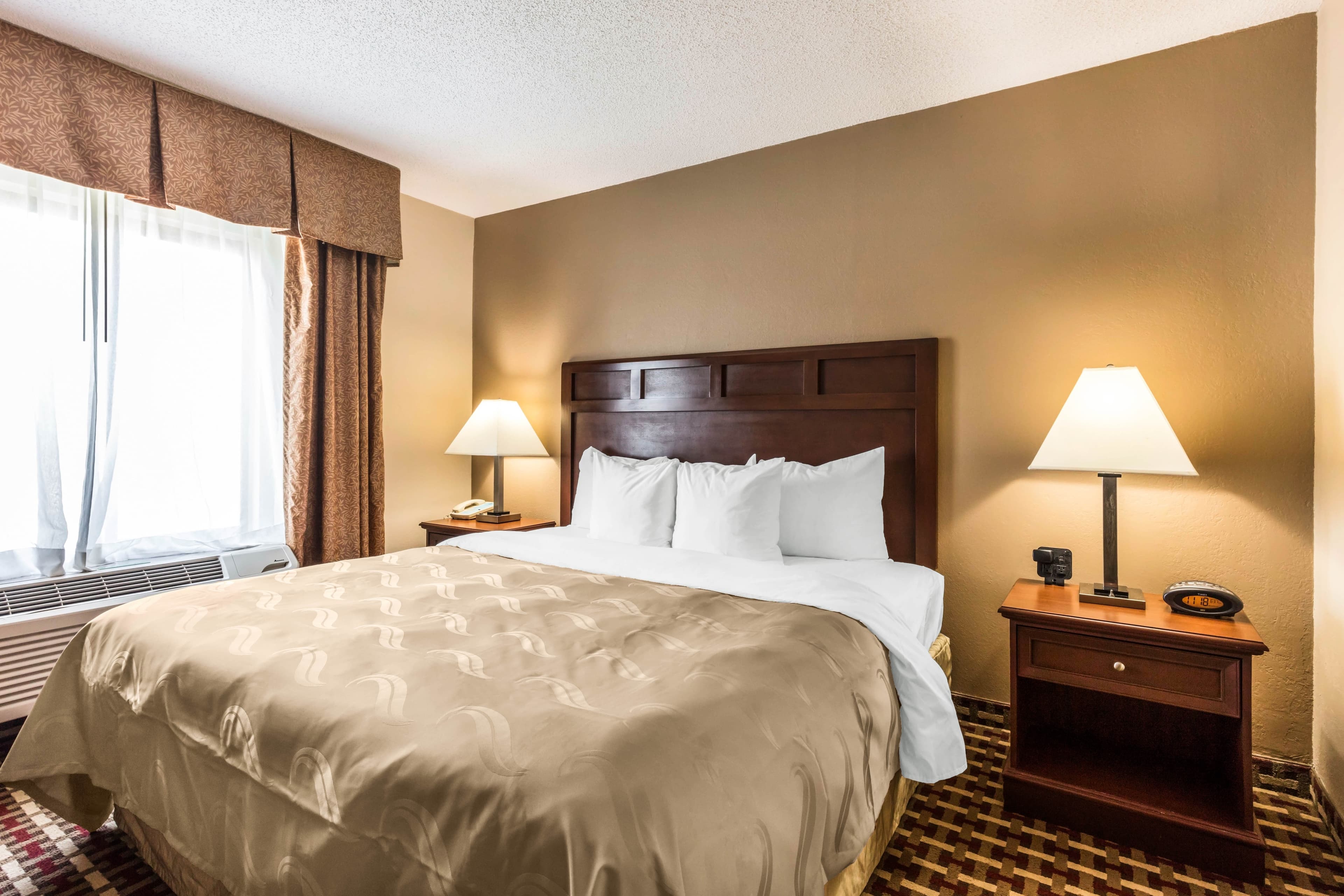 Quality Suites Paducah I-24 - Image 1