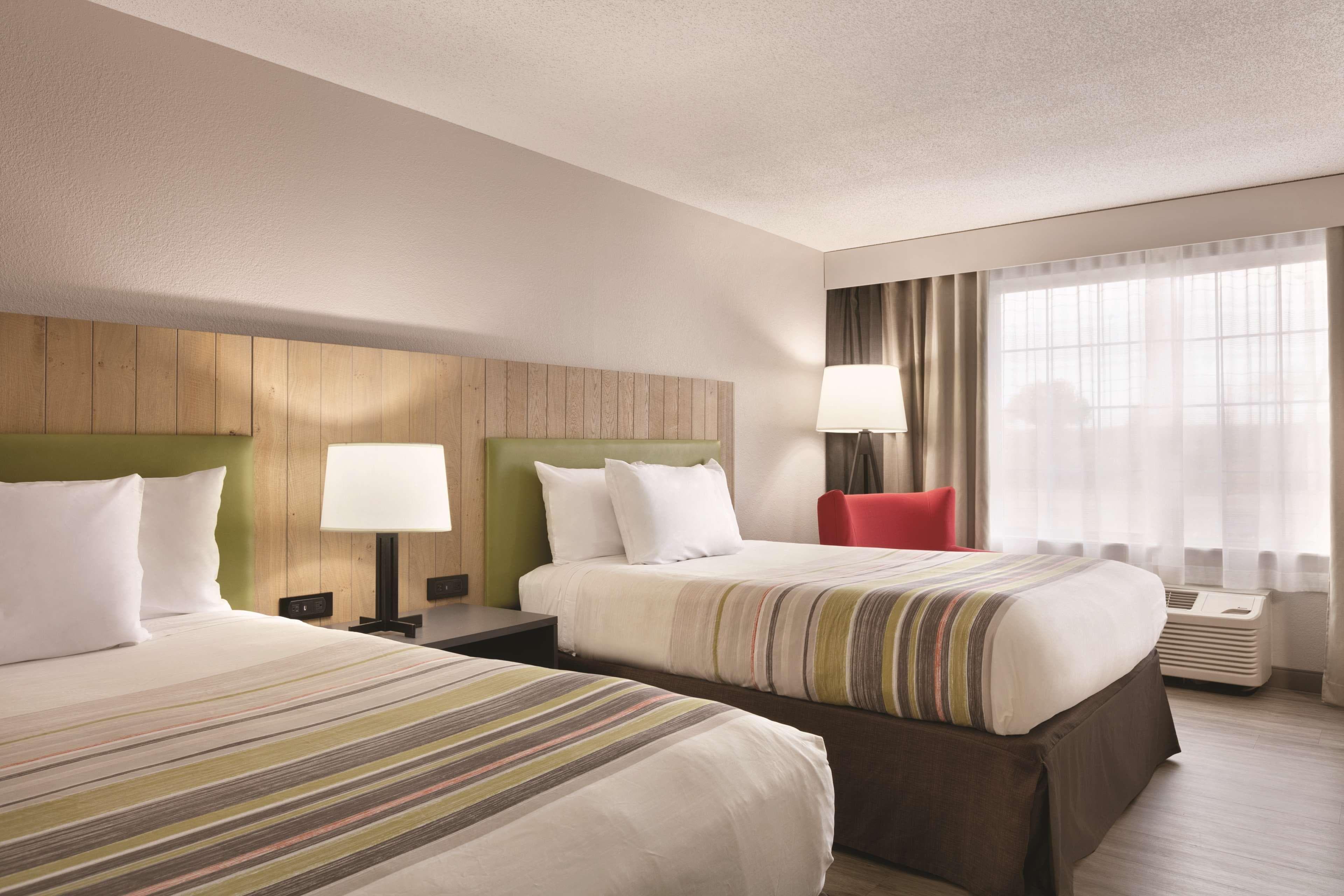 Country Inn & Suites by Radisson, London, KY — 12