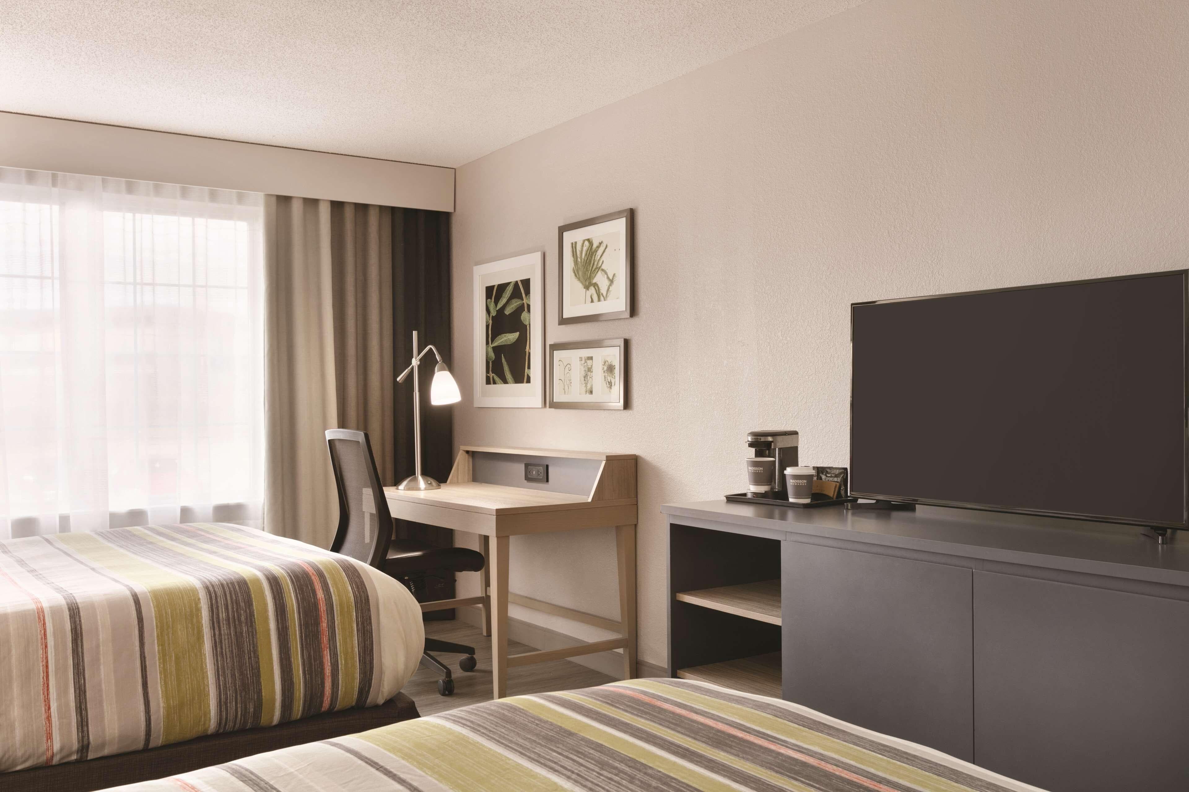 Country Inn & Suites by Radisson, London, KY — 13