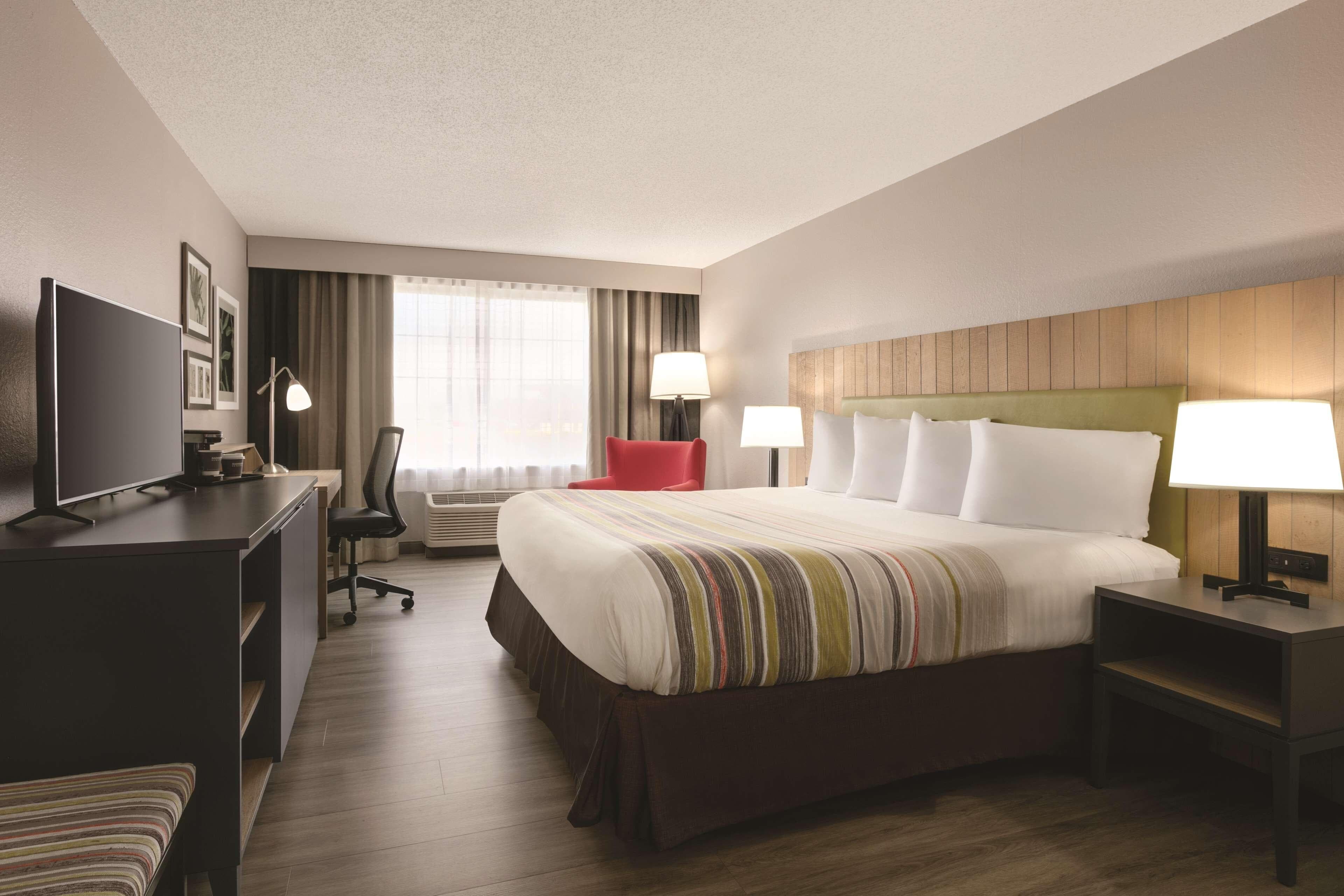 Country Inn & Suites by Radisson, London, KY - Image 2