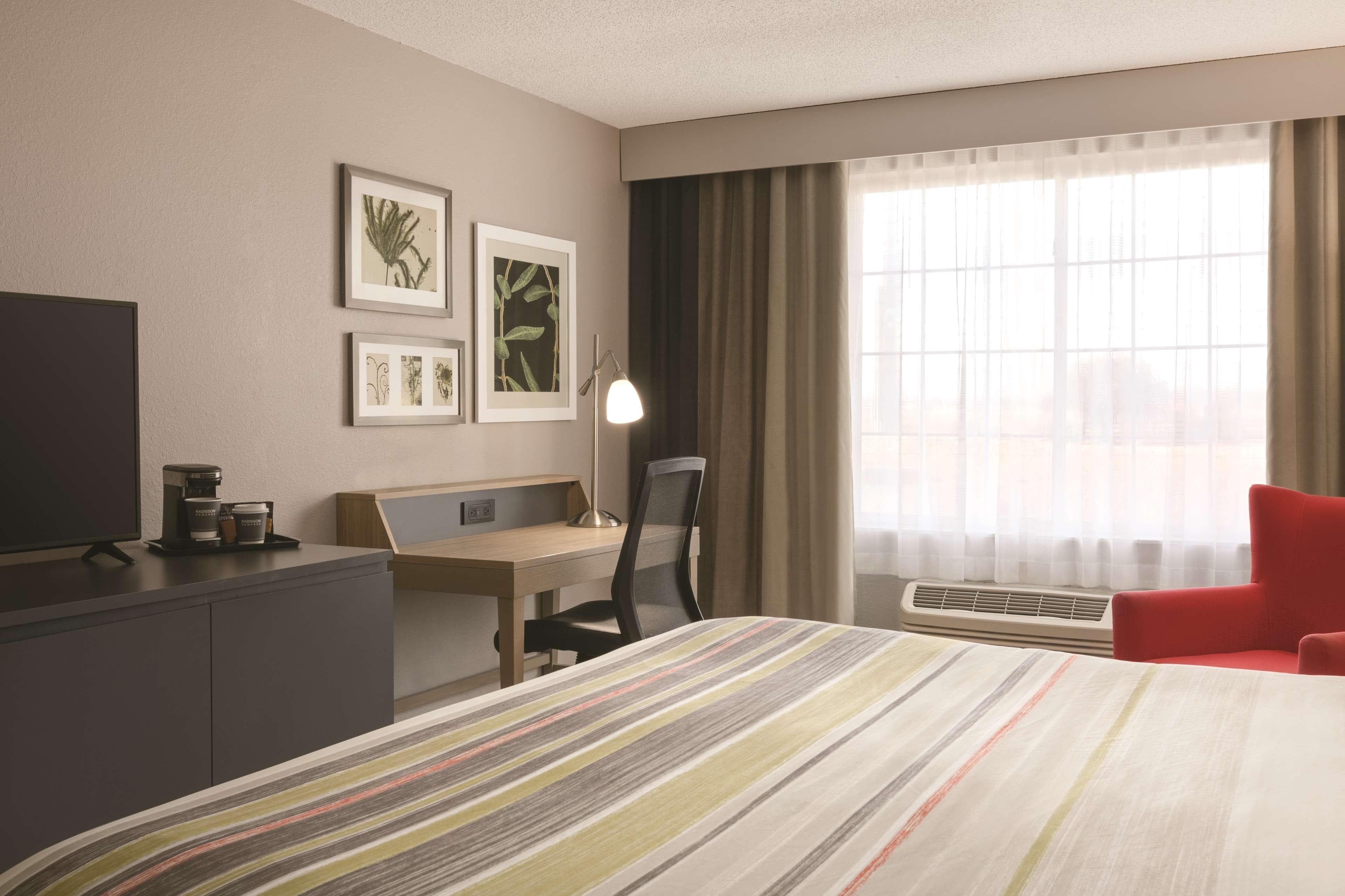 Country Inn & Suites by Radisson, London, KY - Image 3