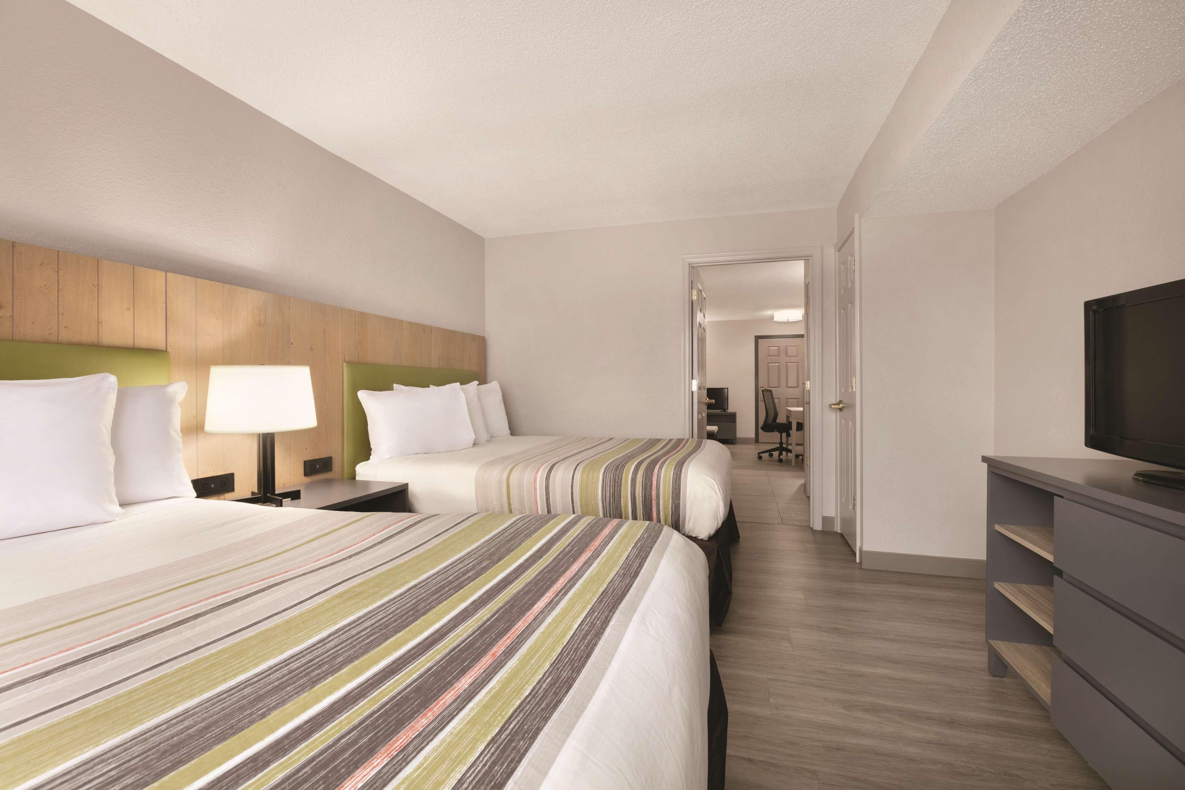 Country Inn & Suites by Radisson, London, KY — 17
