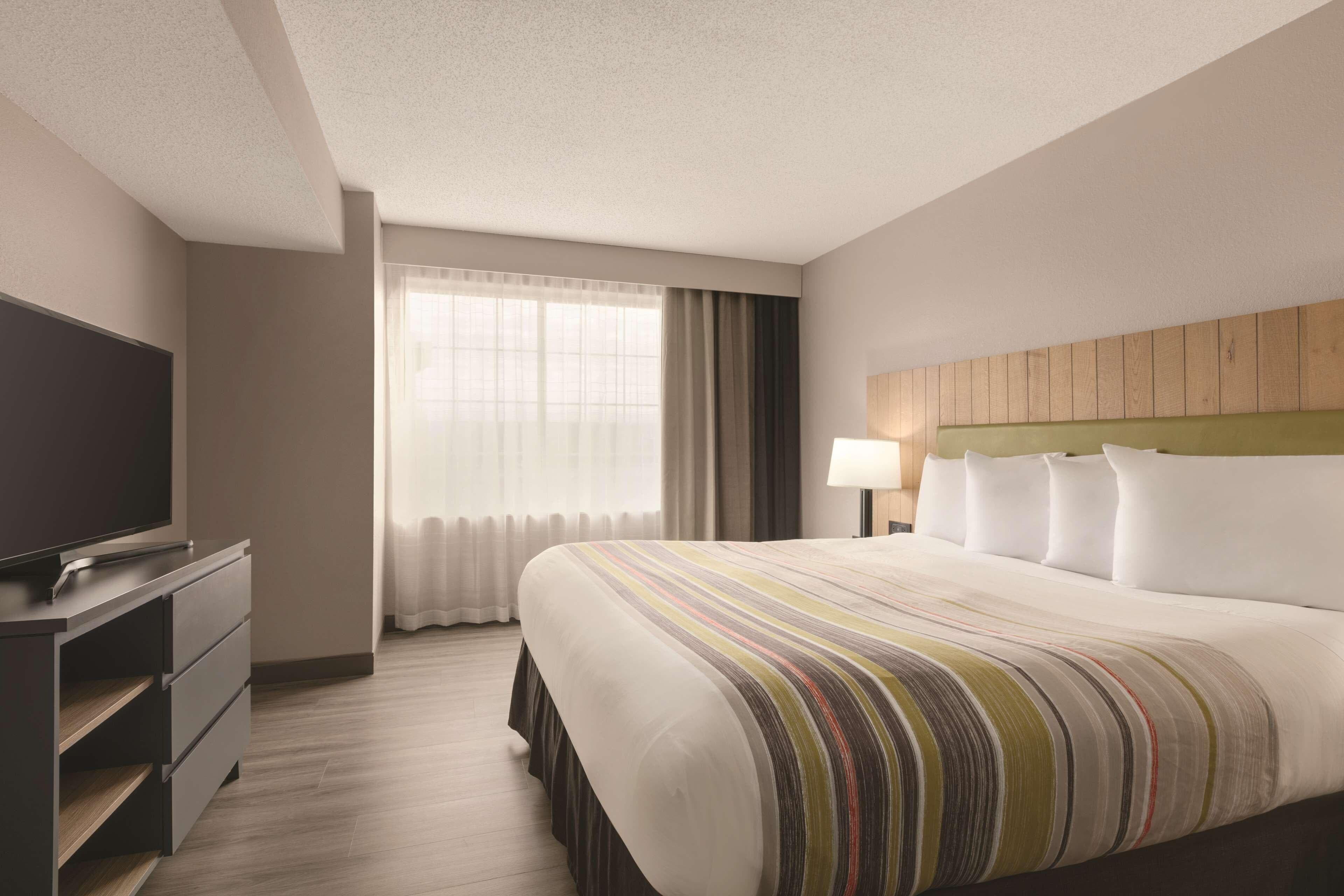 Country Inn & Suites by Radisson, London, KY — 8
