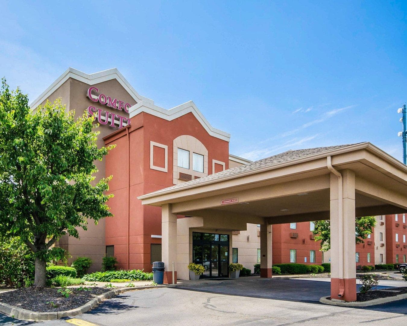 Comfort Suites Louisville East - Image 1