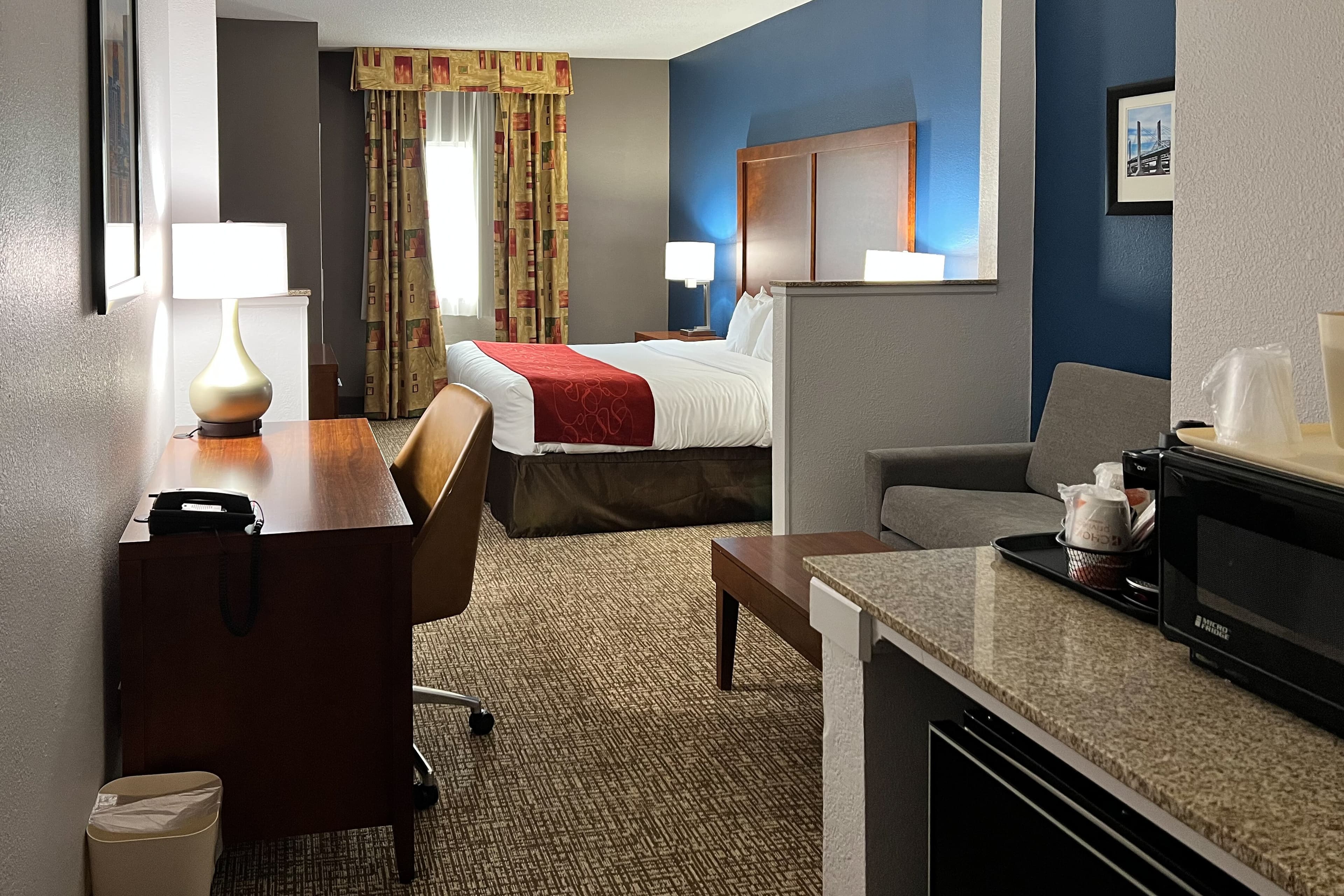Comfort Suites Louisville East - Image 3