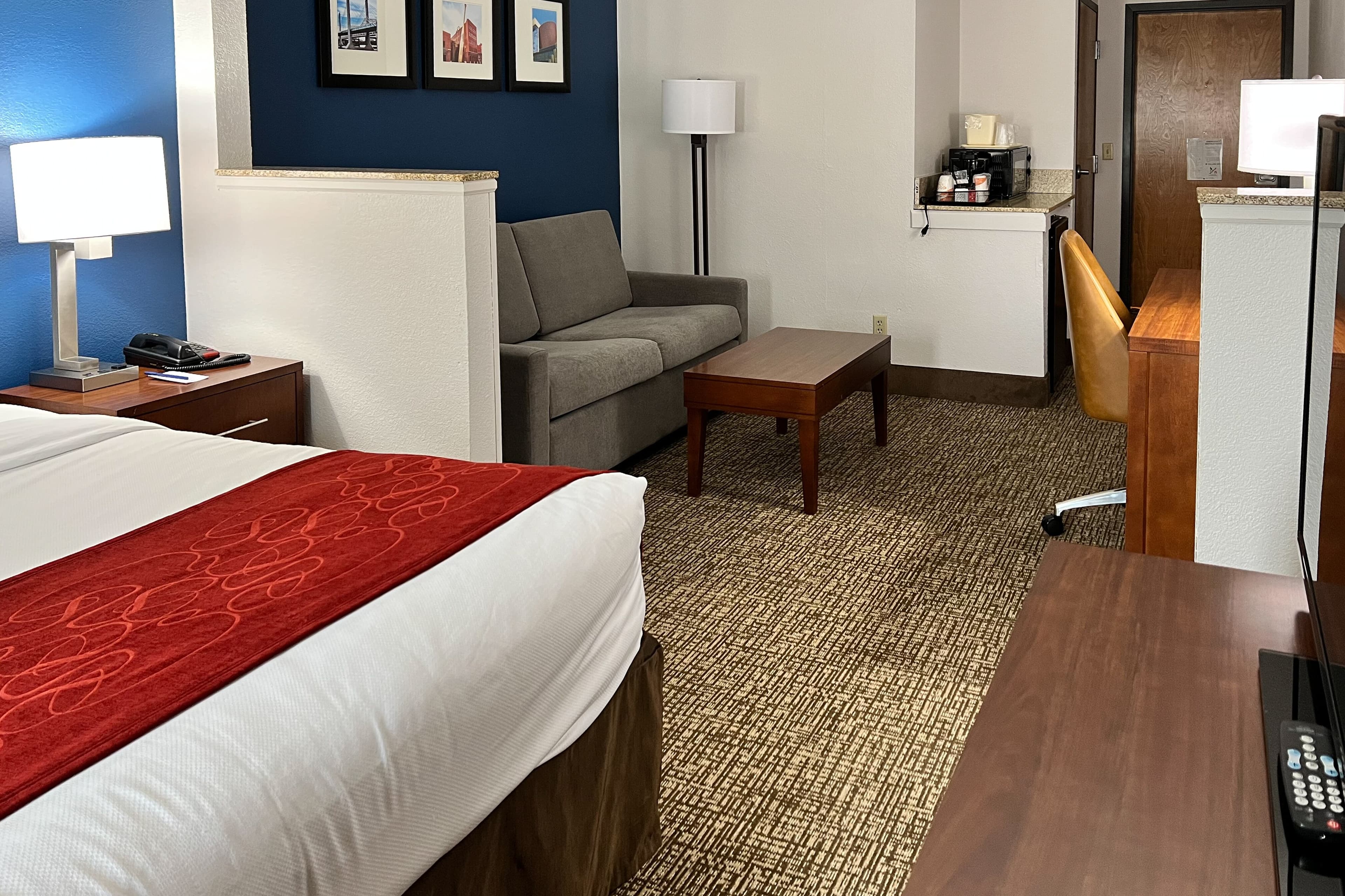 Comfort Suites Louisville East — 7