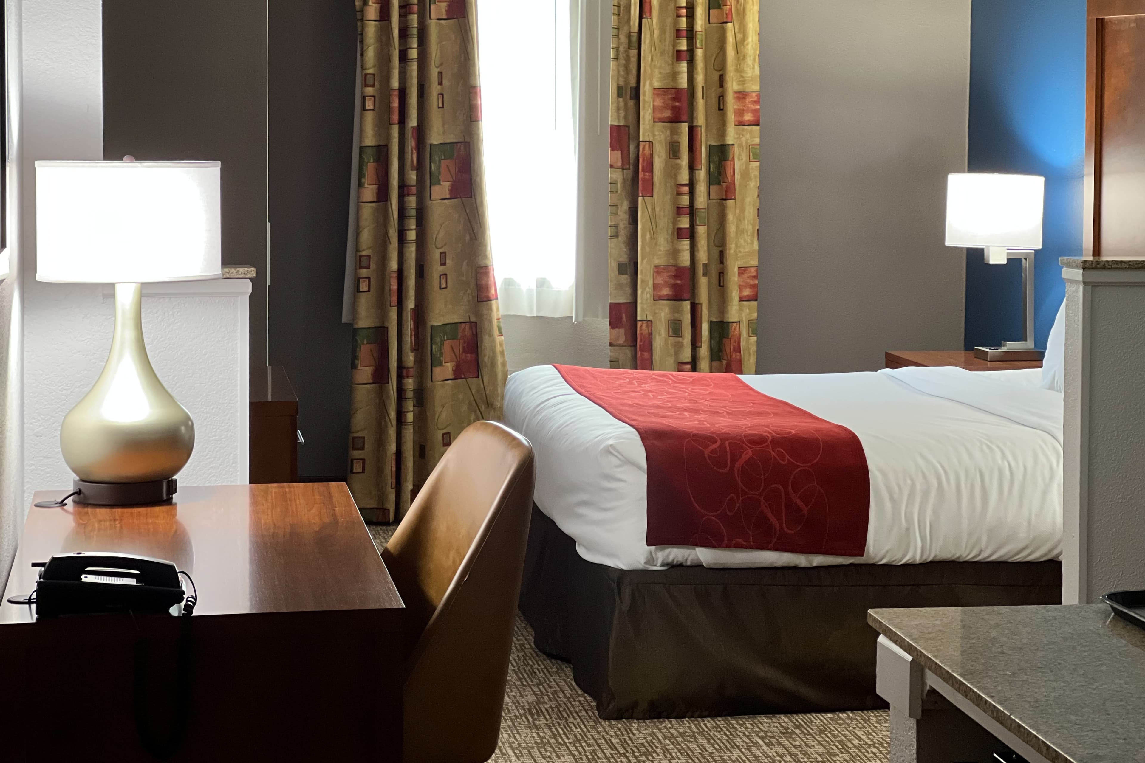 Comfort Suites Louisville East — 9