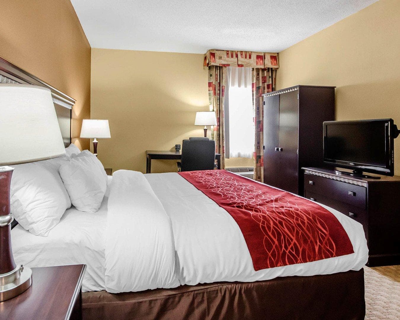 Comfort Suites Louisville East - Image 2