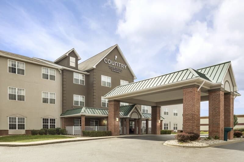 Country Inn & Suites by Radisson, Louisville South, KY - Image 1