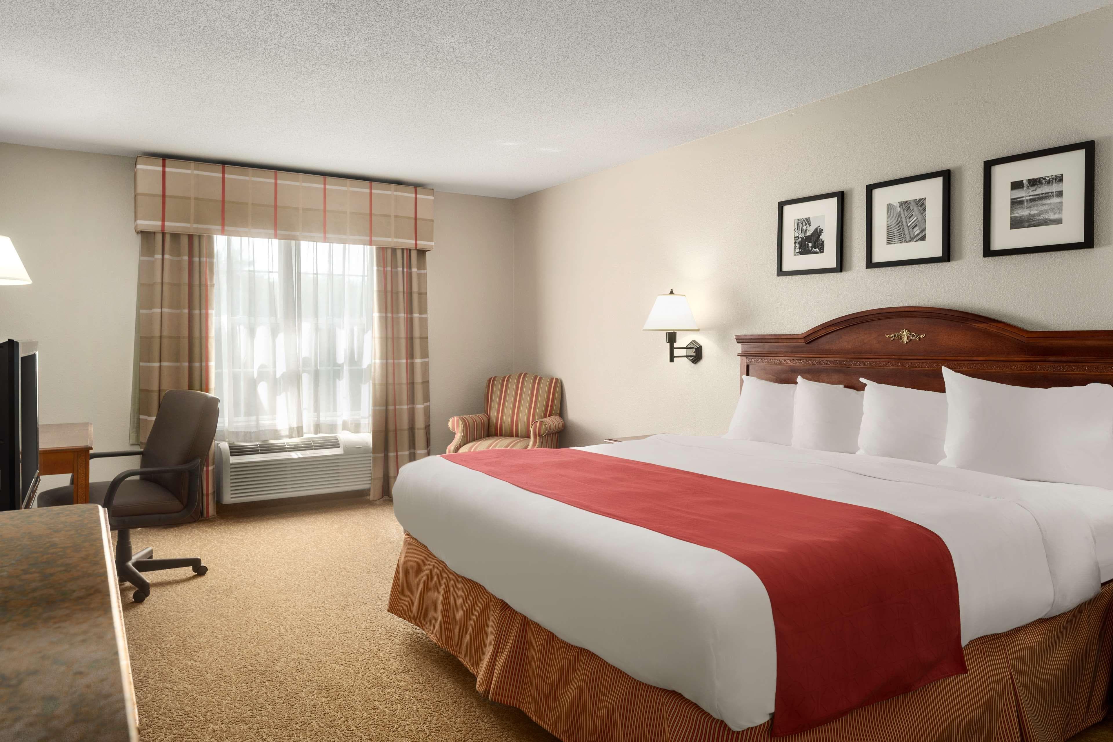 Country Inn & Suites by Radisson, Louisville South, KY - Image 2