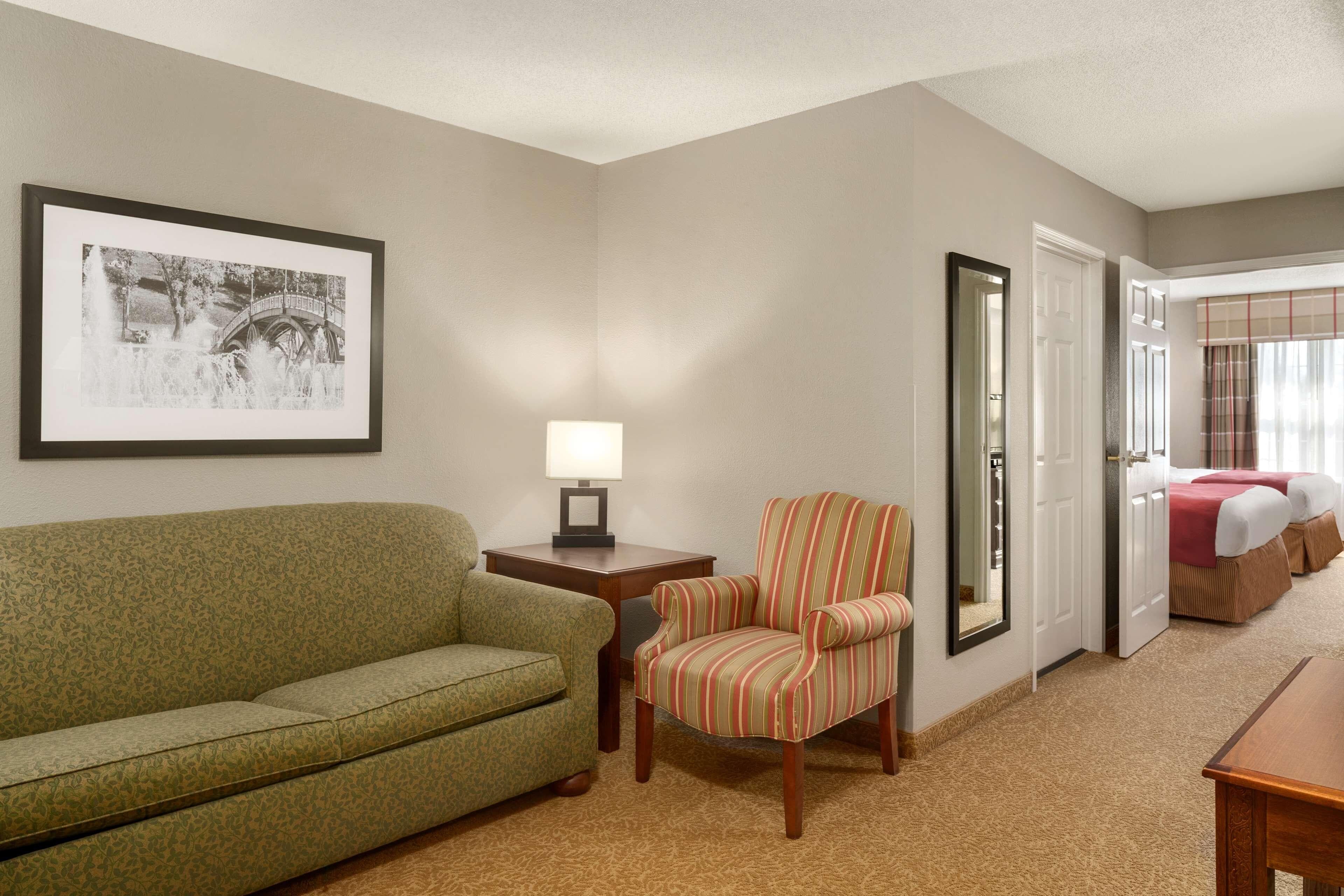 Country Inn & Suites by Radisson, Louisville South, KY — 9