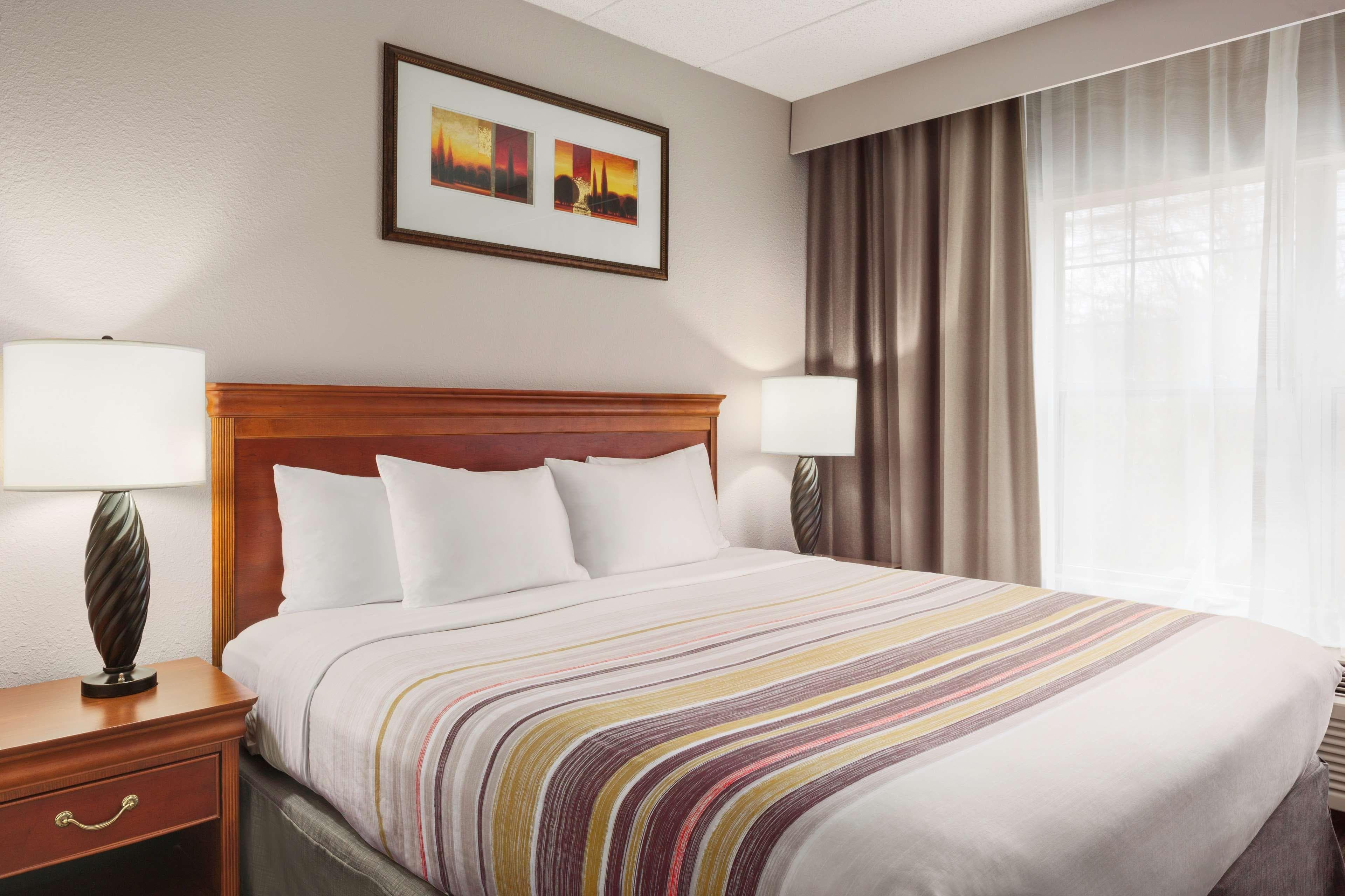 Country Inn & Suites by Radisson, Lexington, KY - Image 2
