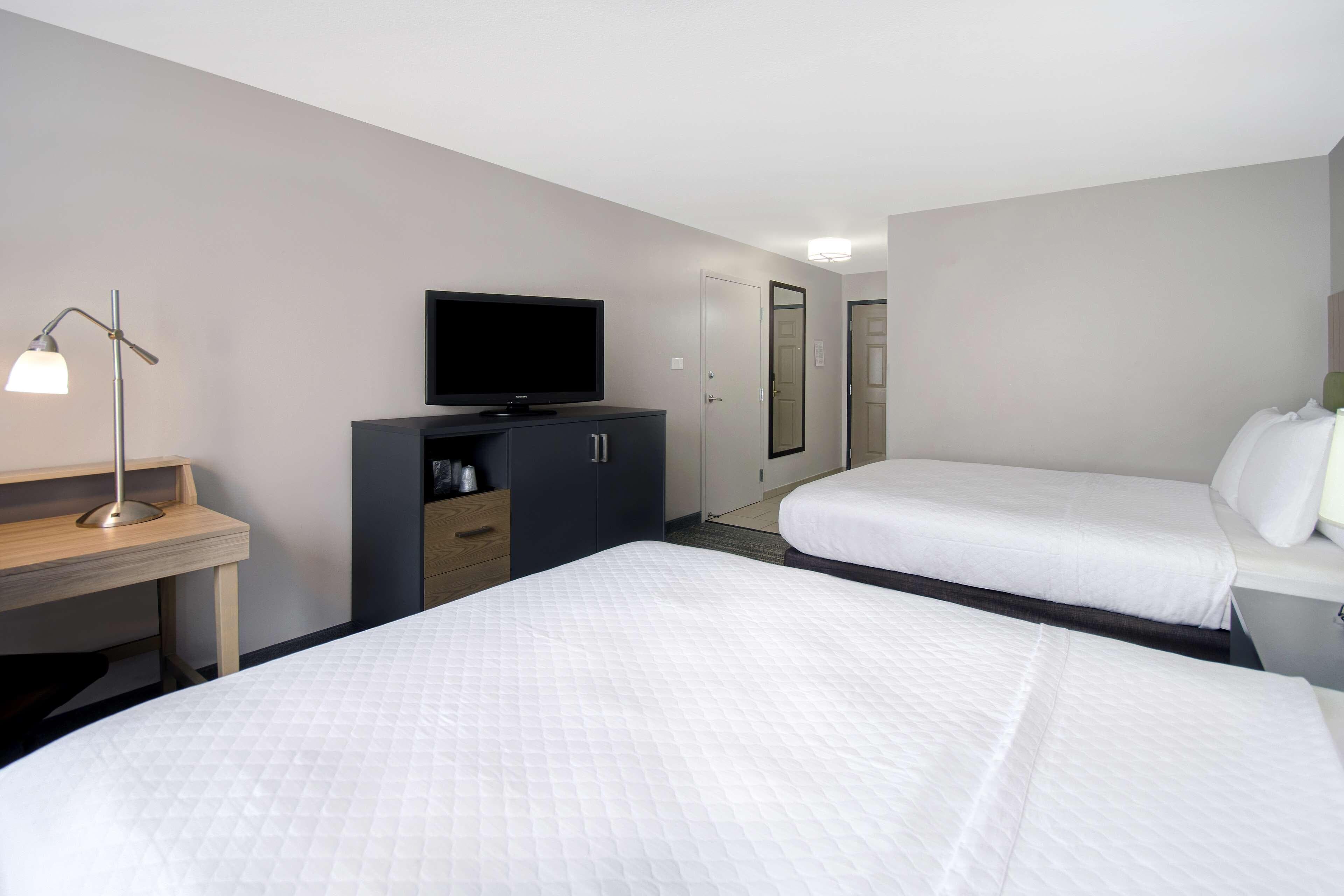 Country Inn & Suites by Radisson, Cincinnati Airport, KY — 14