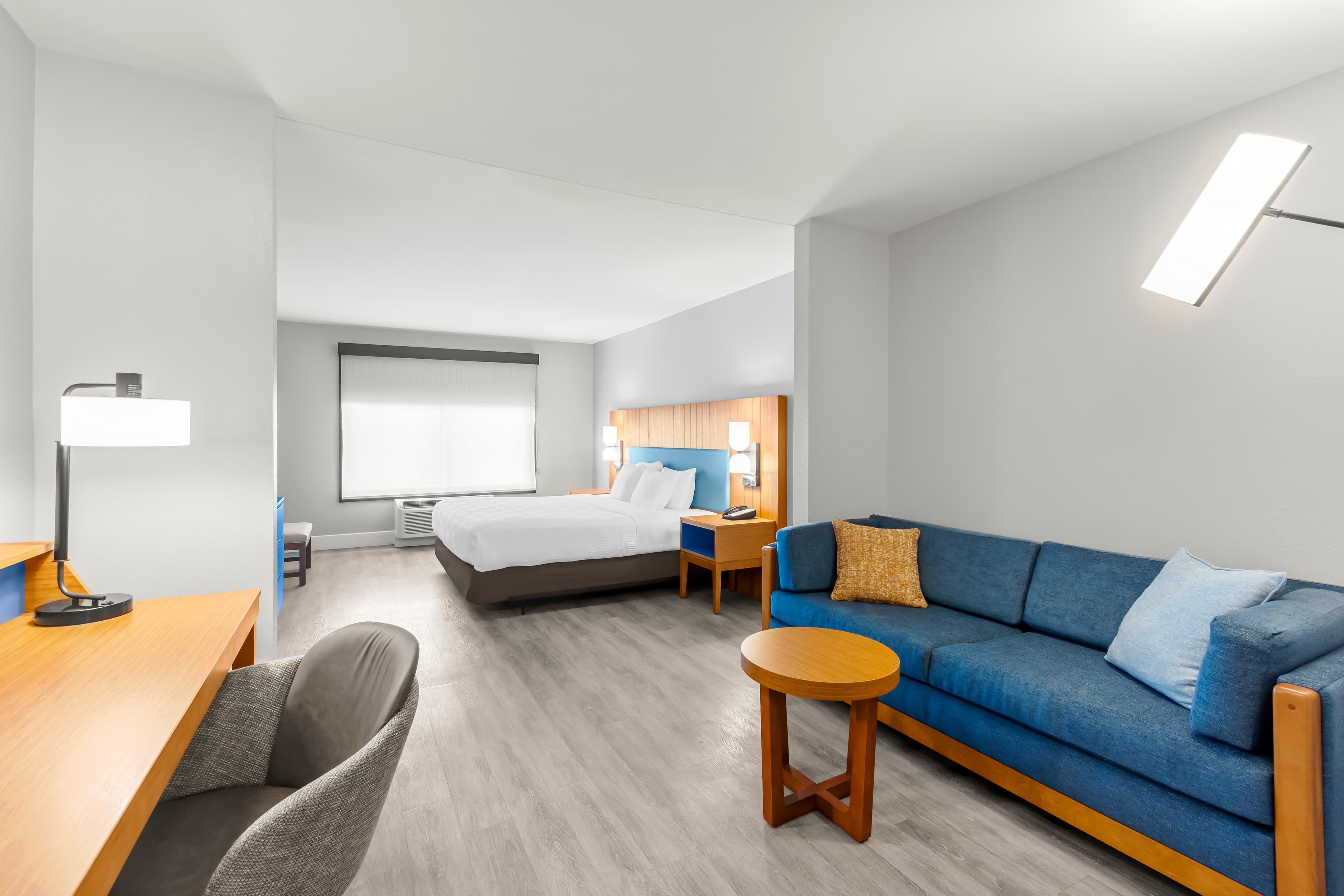 Country Inn & Suites by Radisson, Elizabethtown — 9