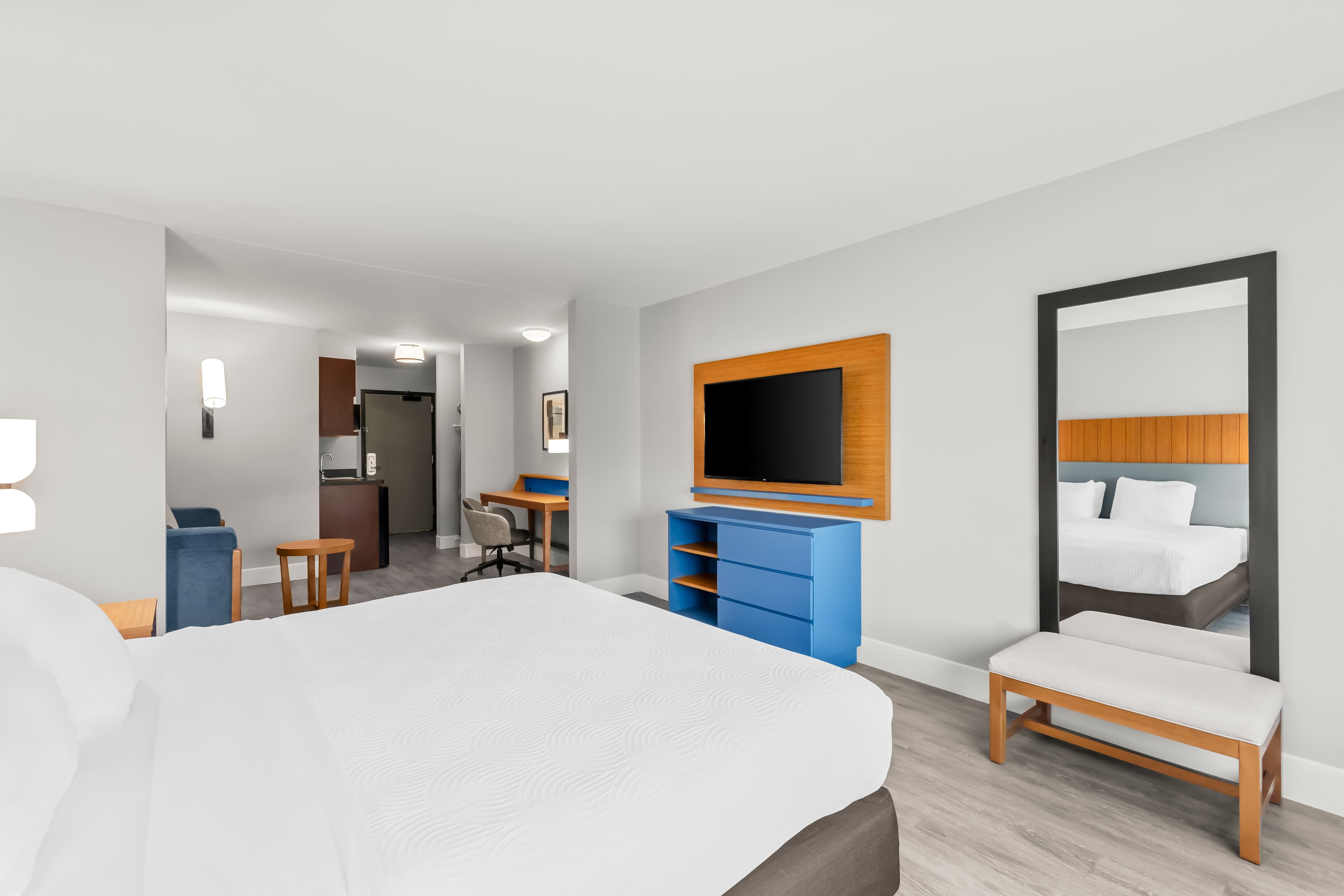 Country Inn & Suites by Radisson, Elizabethtown — 10