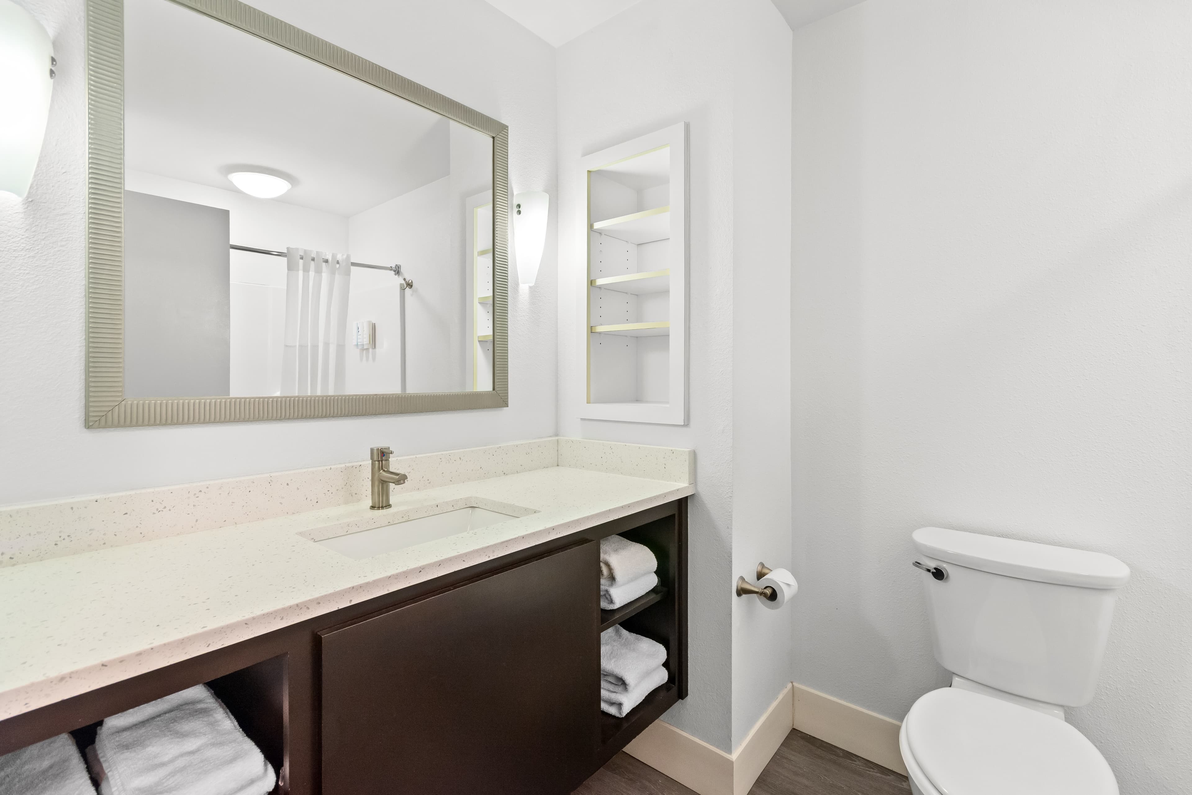 Country Inn & Suites by Radisson, Elizabethtown — 34