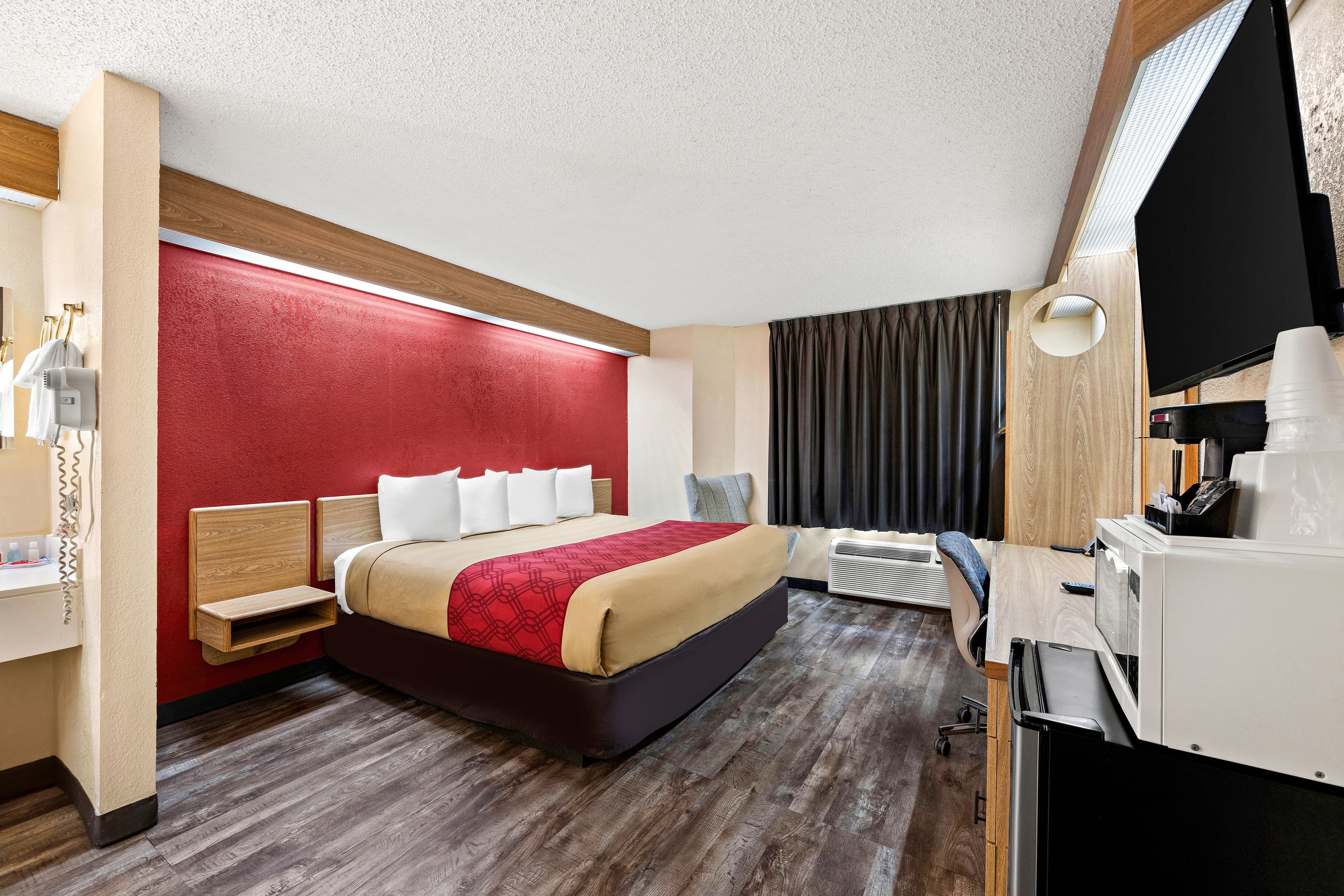 Econo Lodge London North — 7
