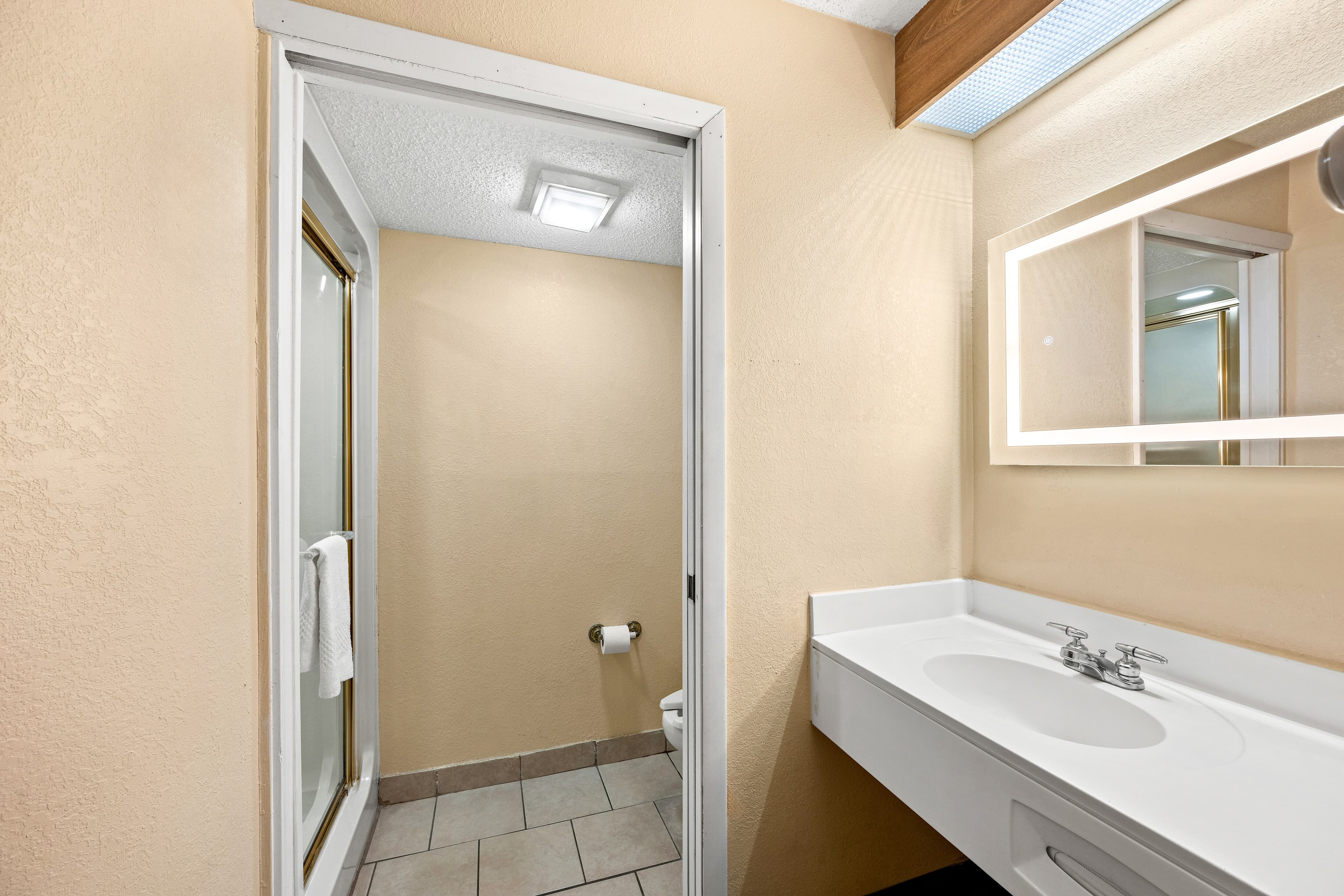 Econo Lodge London North — 10