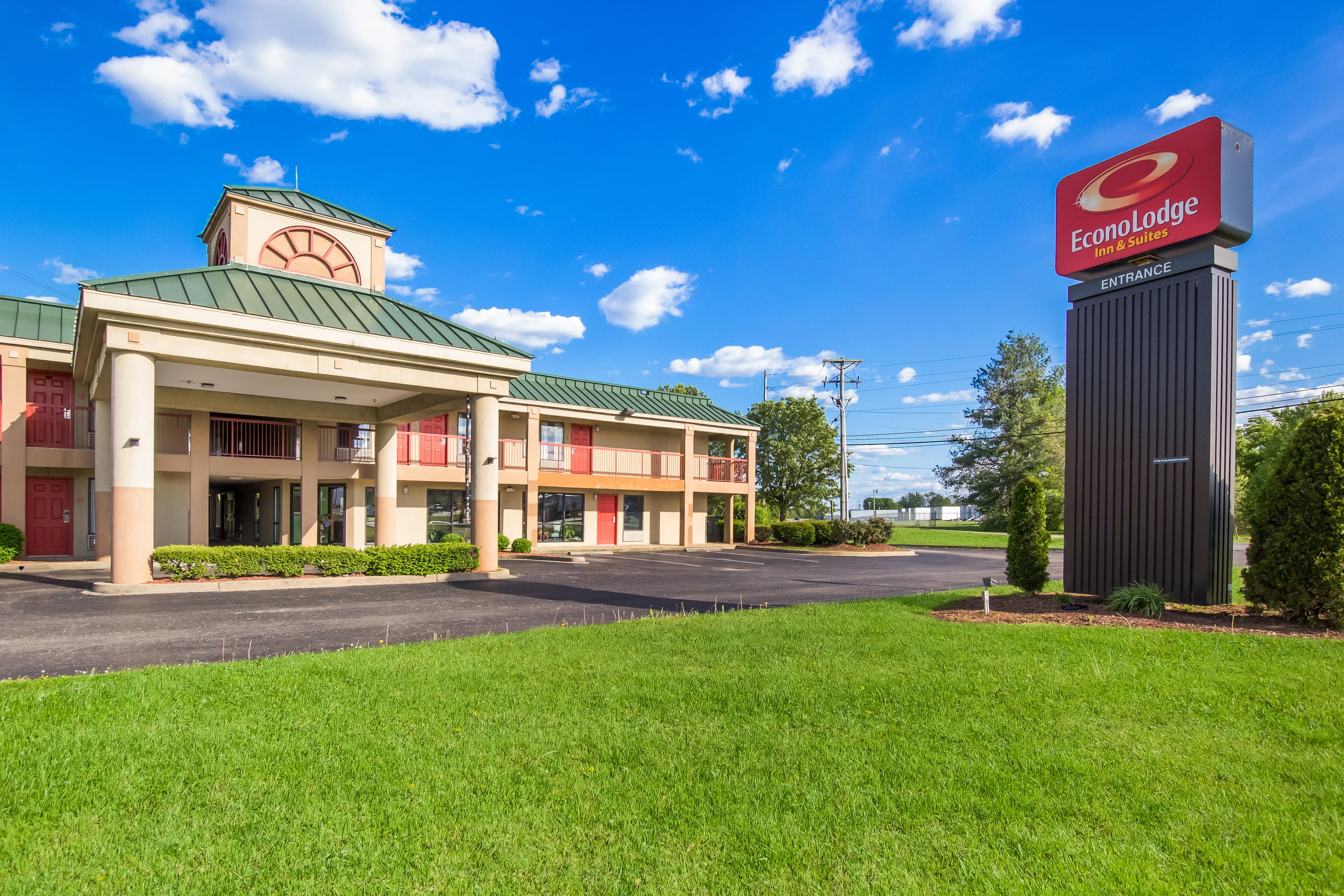 Econo Lodge Inn & Suites Brooks - Louisville South - Image 1