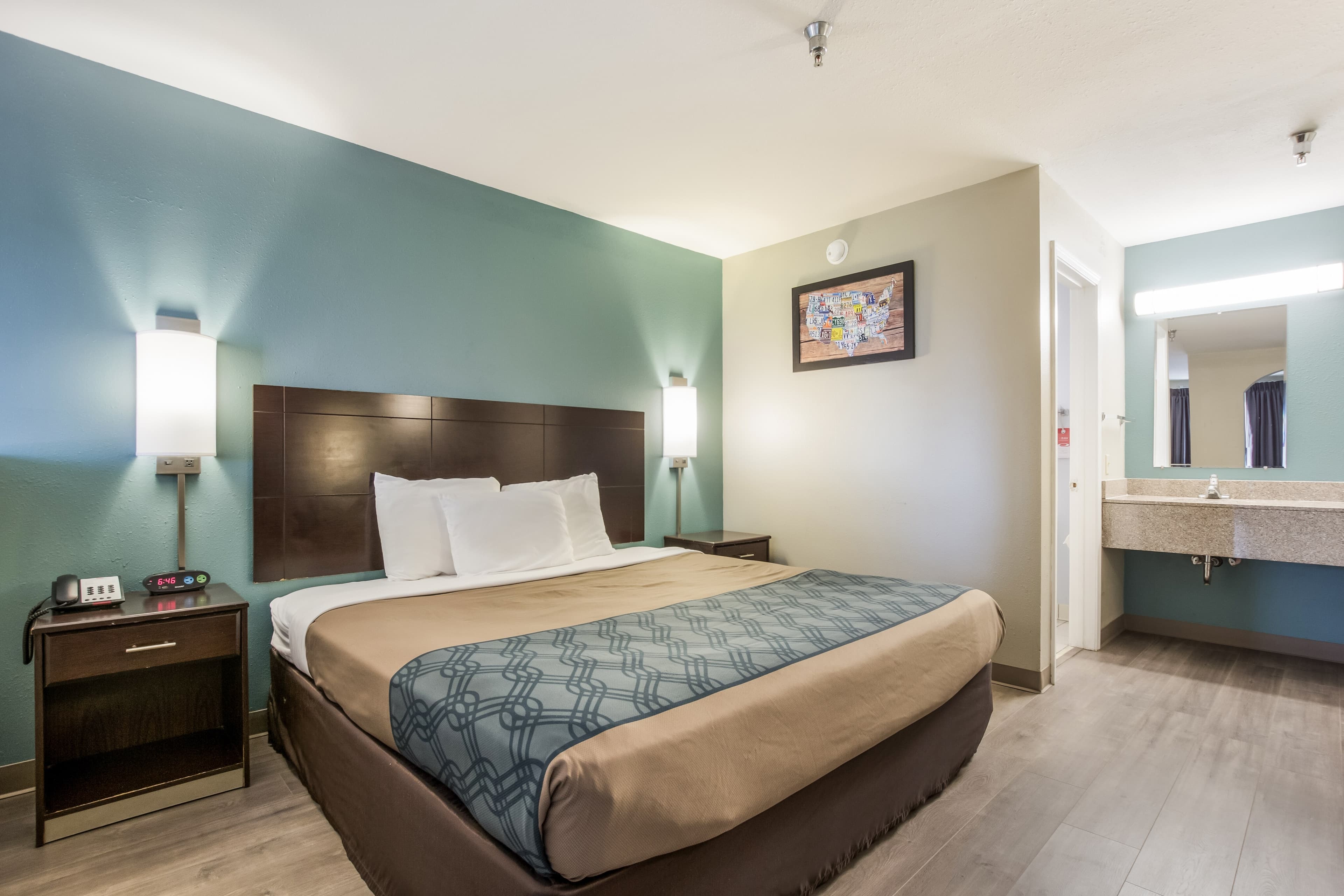 Econo Lodge Inn & Suites Brooks - Louisville South — 9