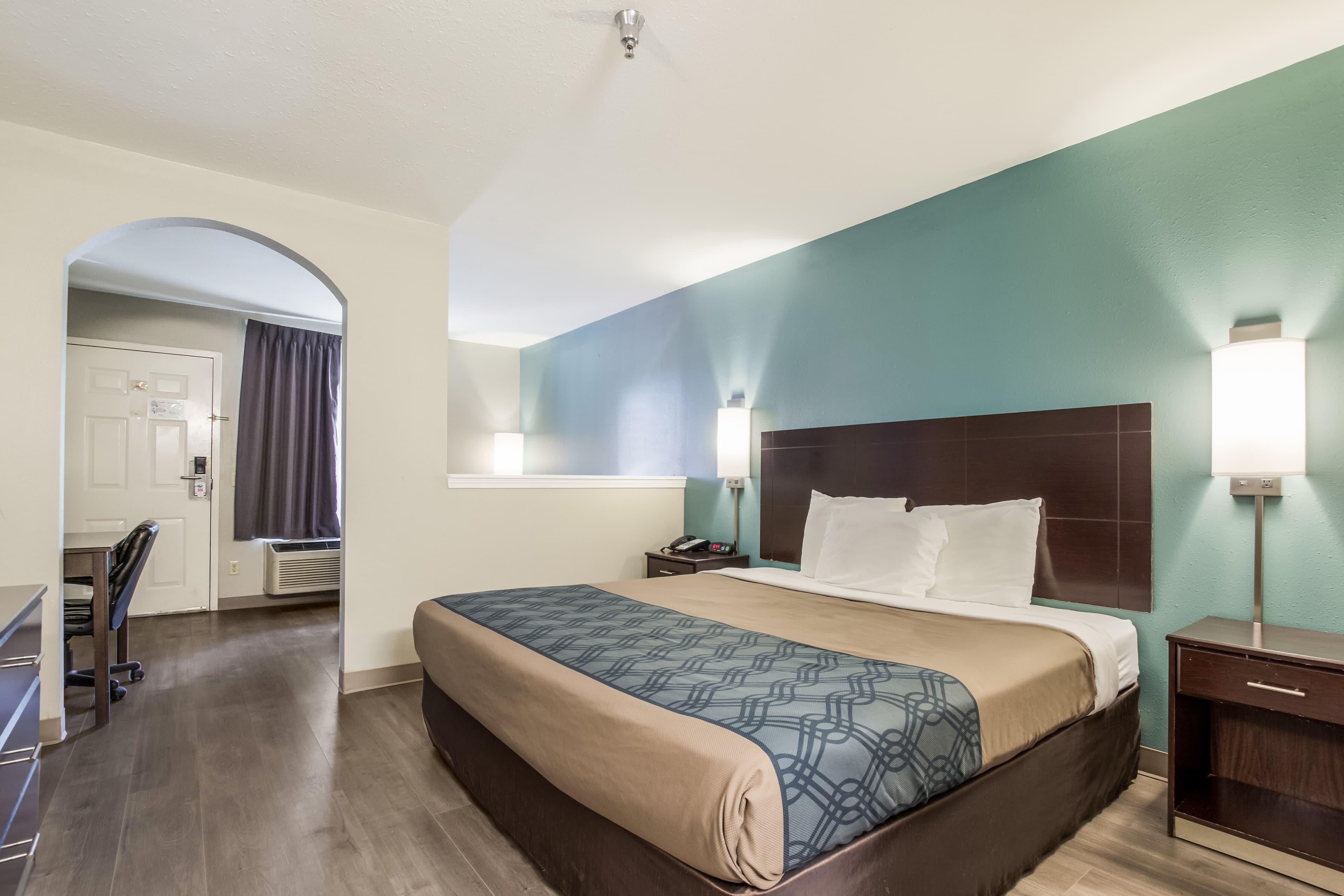 Econo Lodge Inn & Suites Brooks - Louisville South — 10