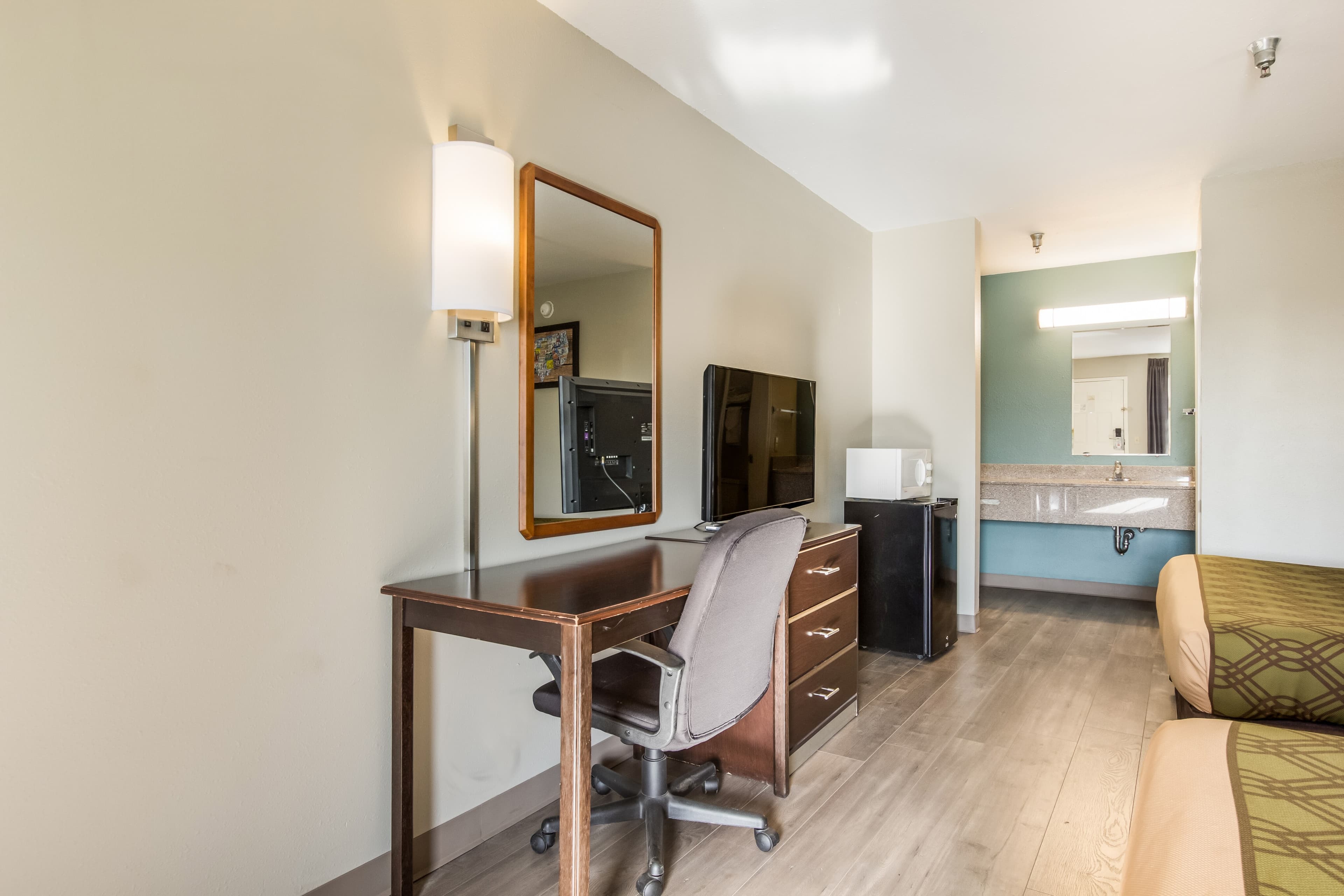 Econo Lodge Inn & Suites Brooks - Louisville South — 20